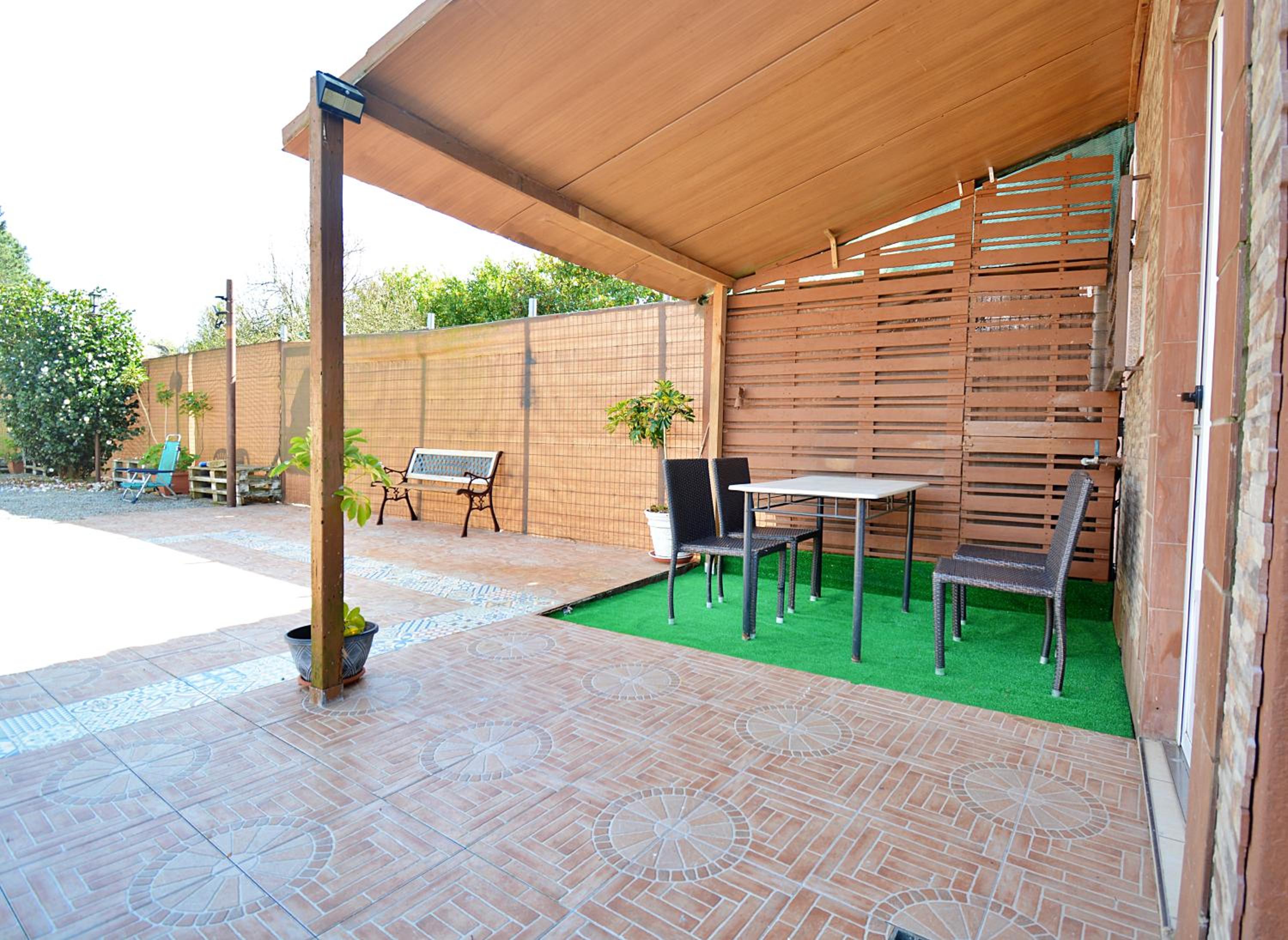 Three-Bedroom House photo 2