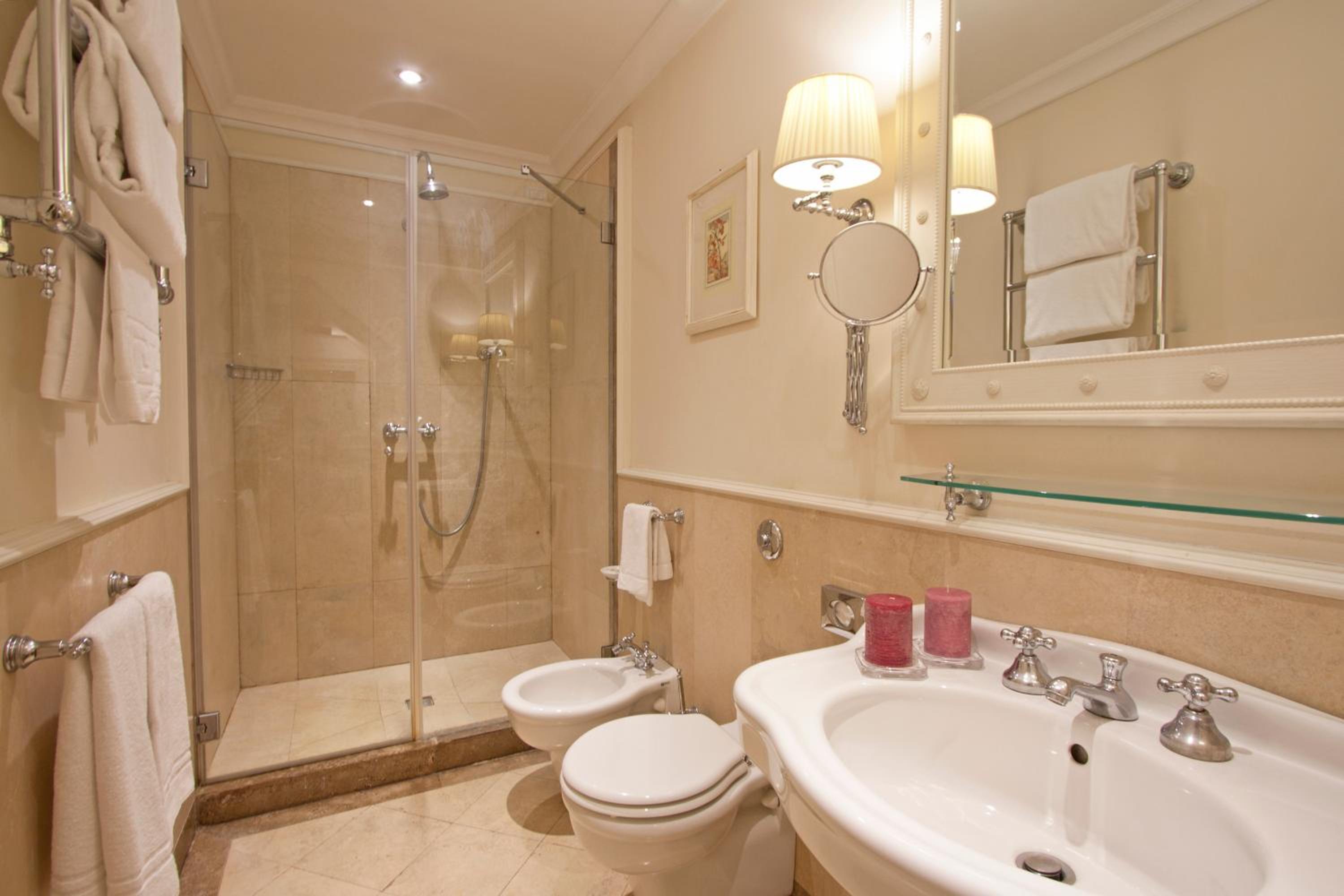 Superior Apartment thumbnail 6