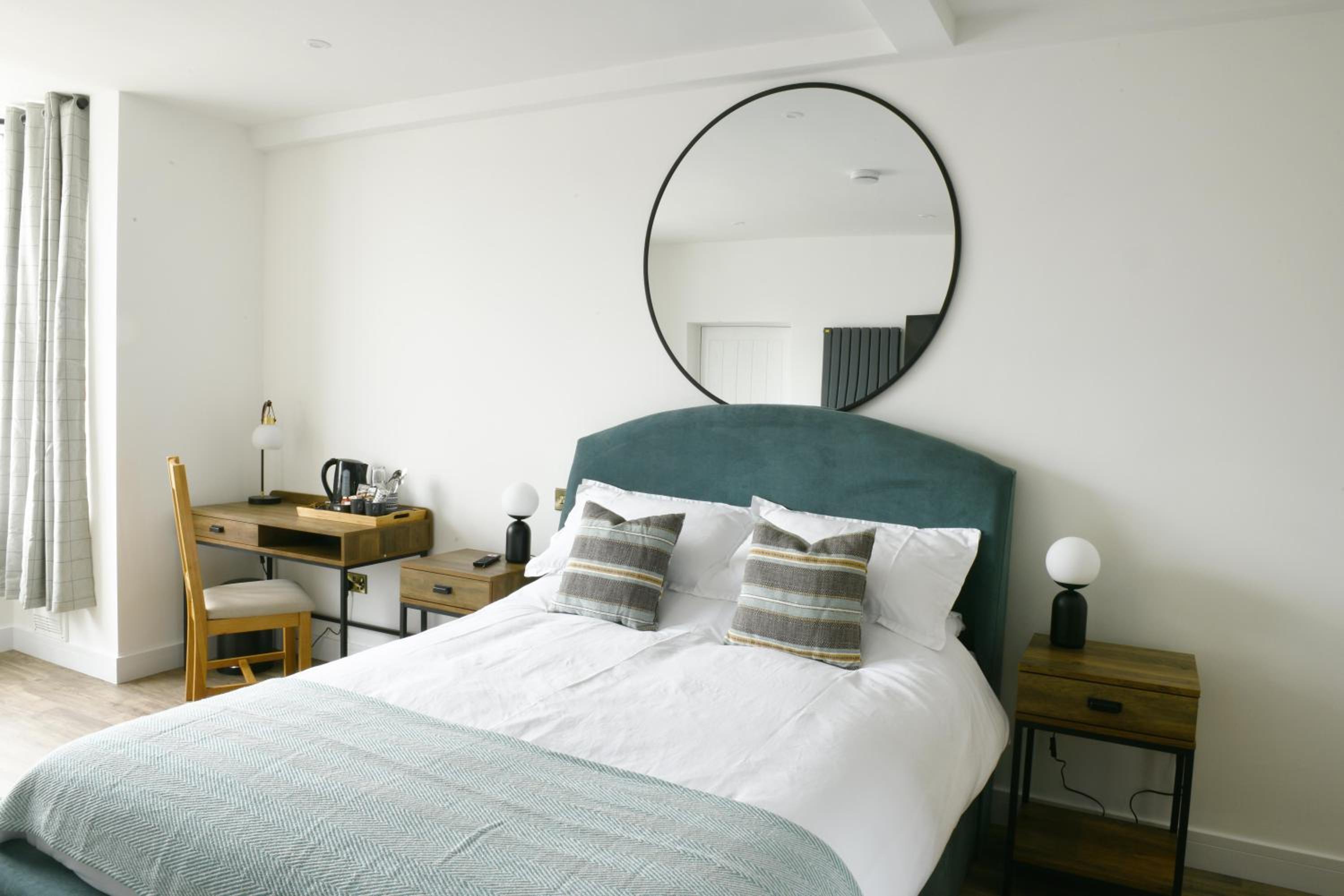 Deluxe King Suite photo 1