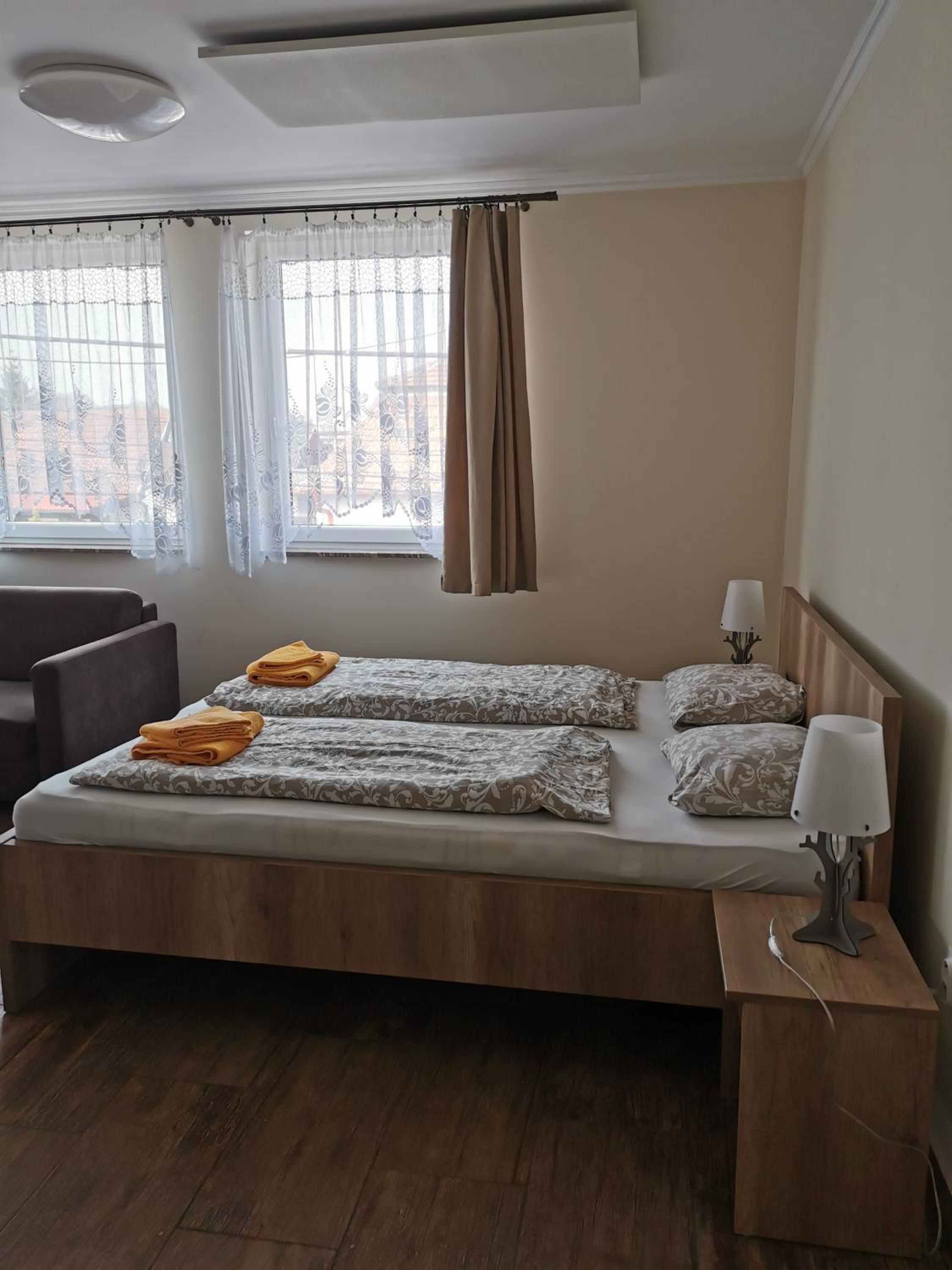 Double Room with Private Bathroom photo 1