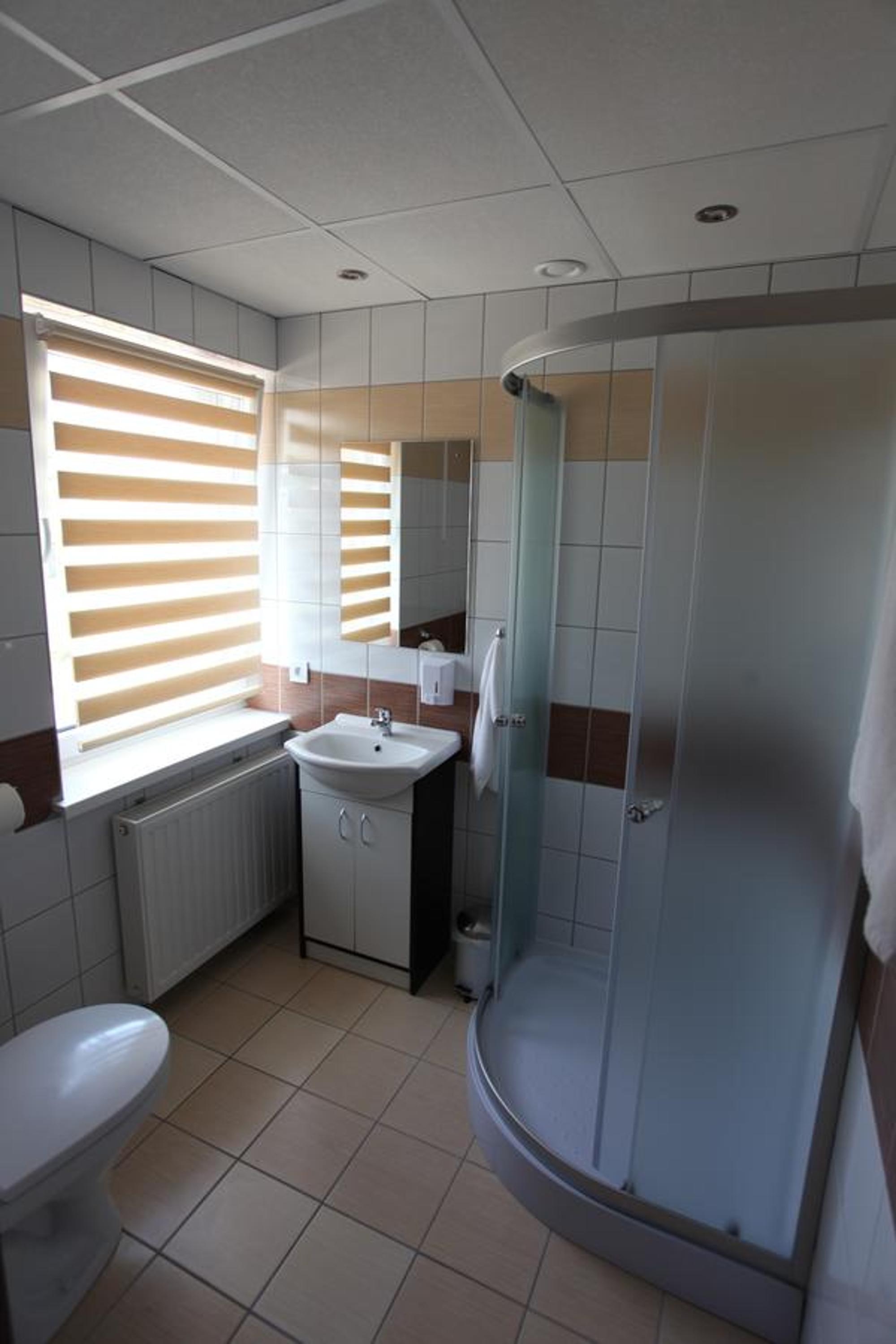 Twin Room - Photo 3