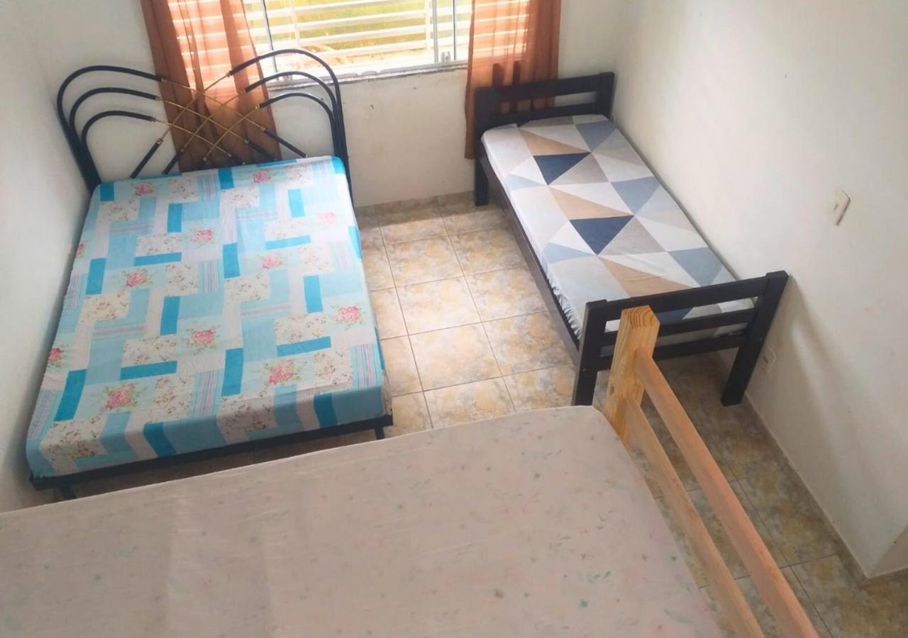 Seven-Bedroom House photo 1