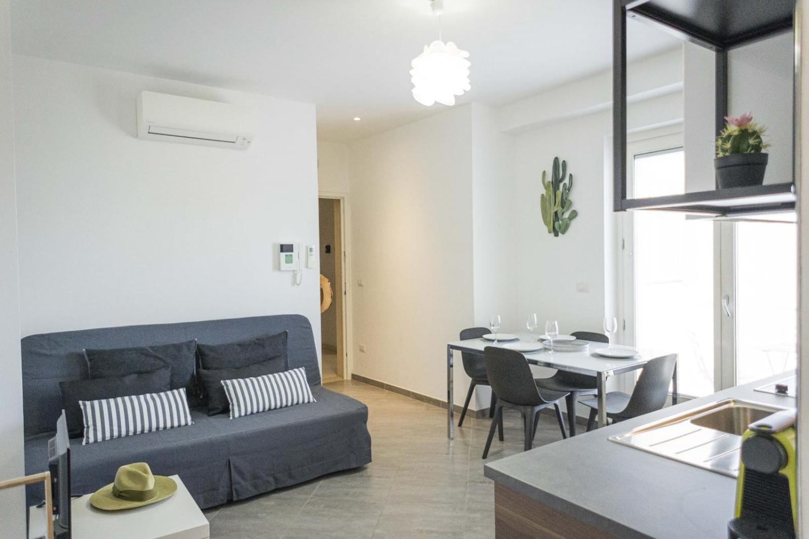 One-Bedroom Apartment photo 2