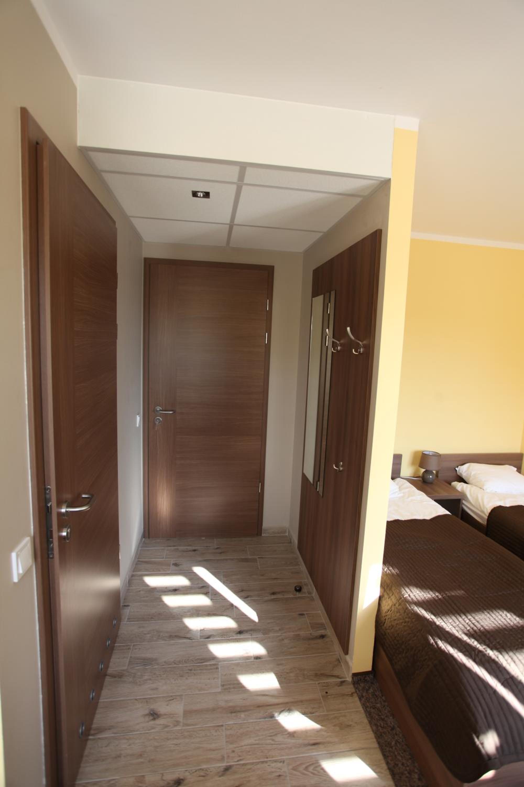 Family Room - Photo 3