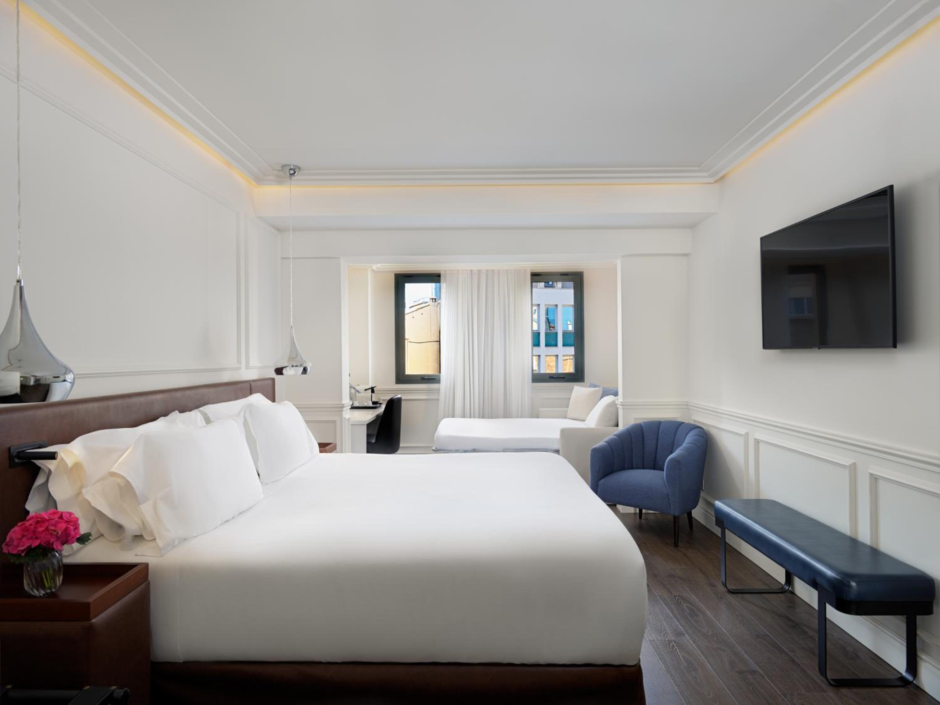 Family Junior Suite (2 Adults + 2 Children)