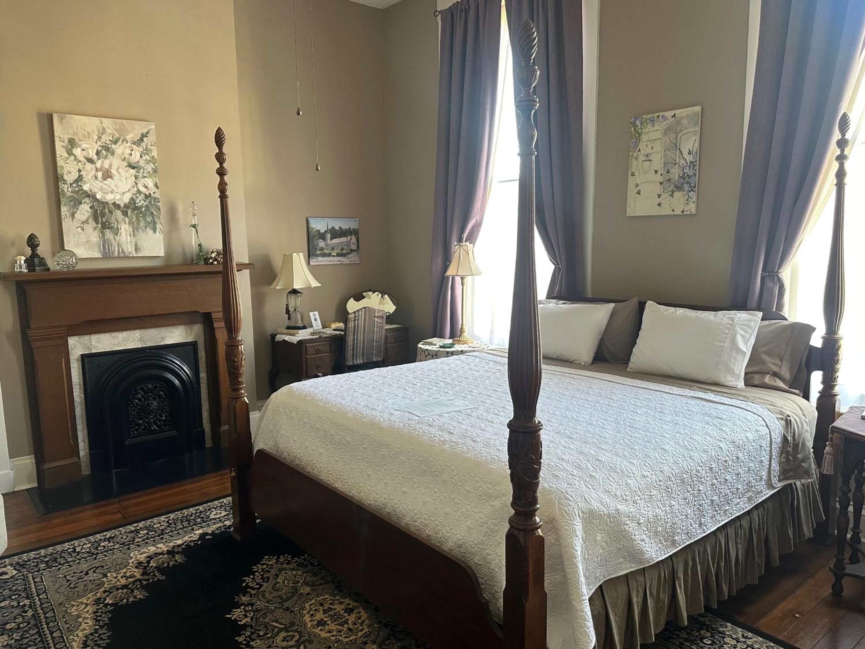 Deluxe King Room