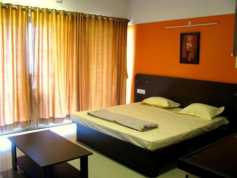 Studio Apartment photo 1