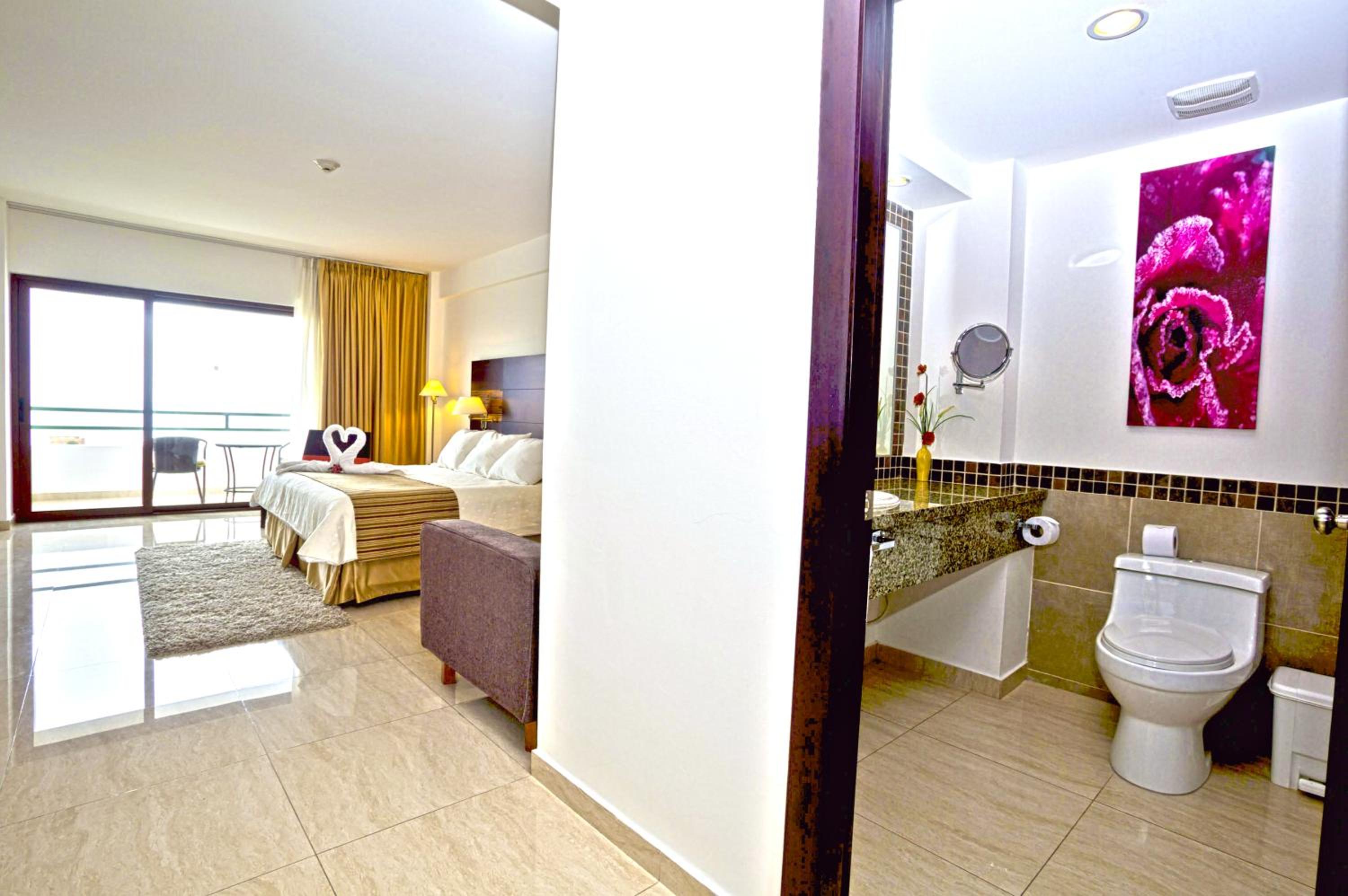 Queen Room with Garden View
