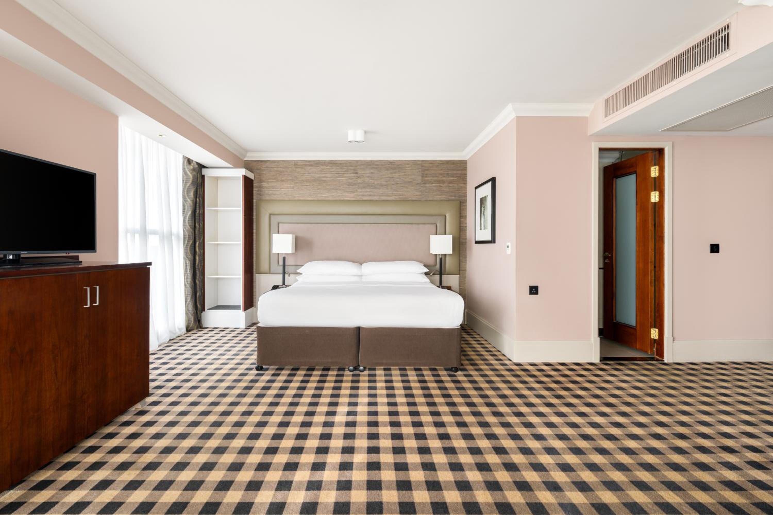 Queen Room - Photo 6