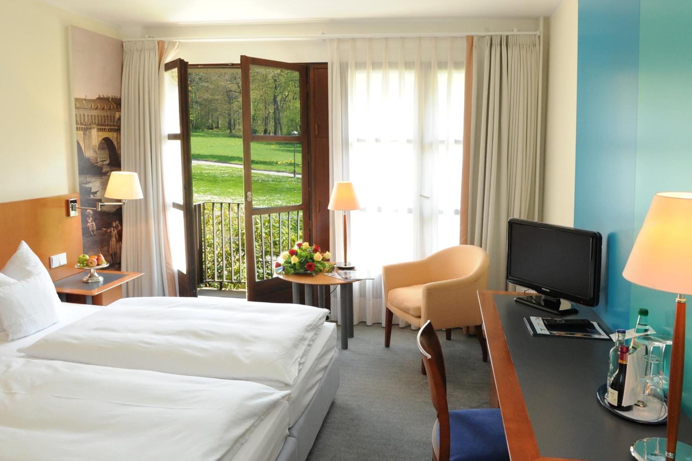 Standard Double Room - Photo 9