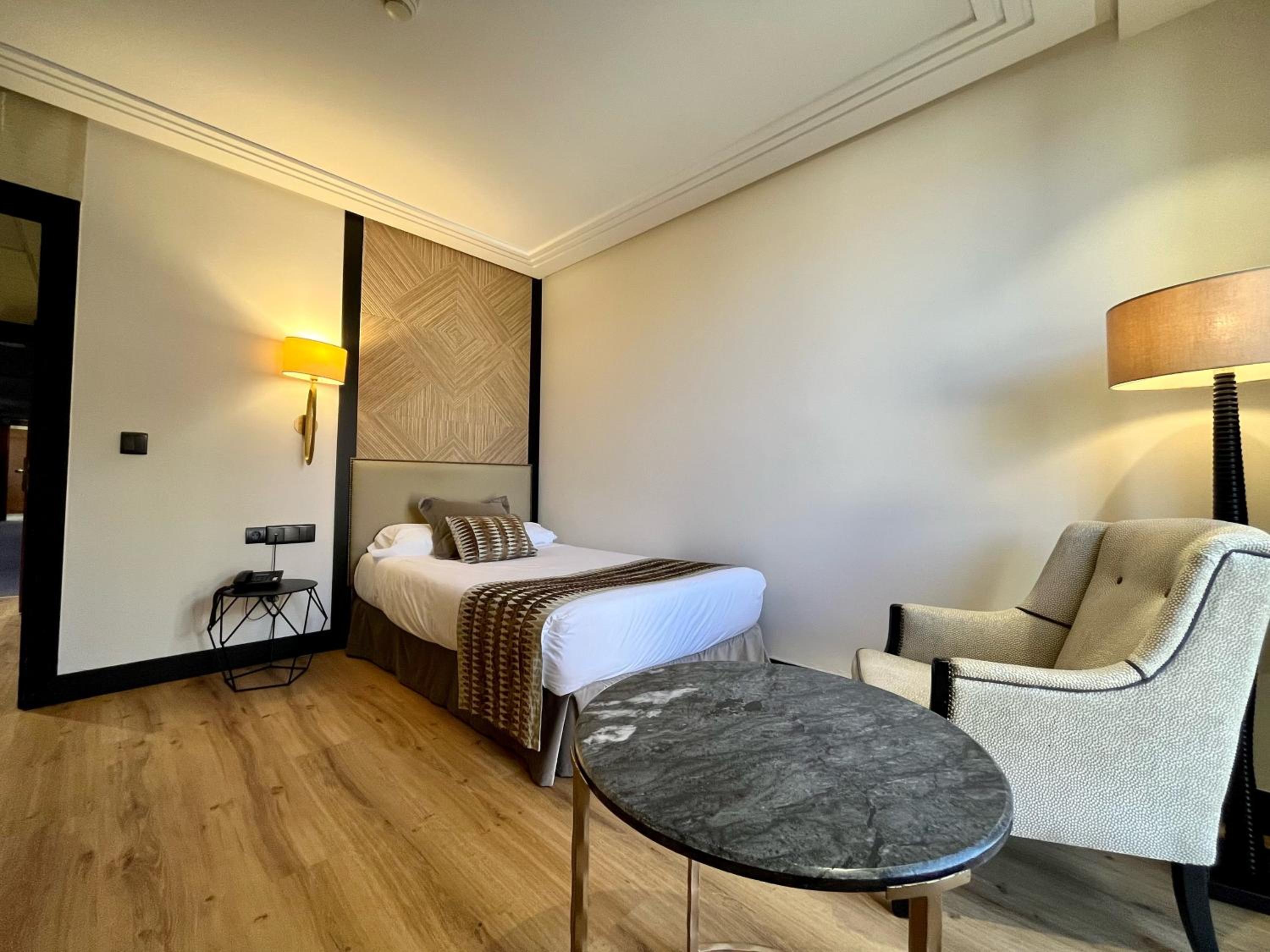 Single Room - Photo 3