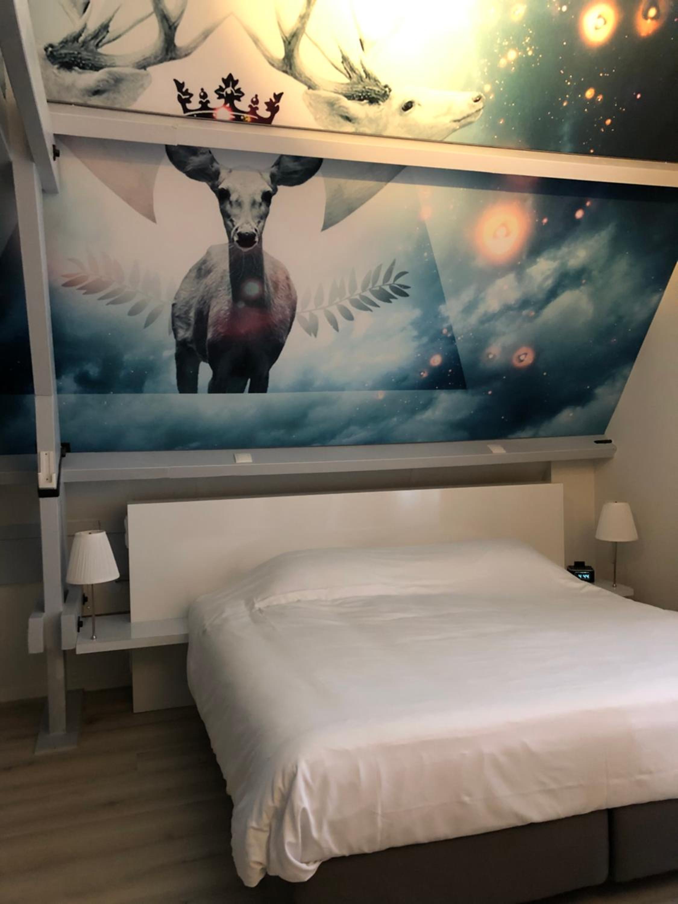 Deluxe Room (2 Adults + 1 Child)