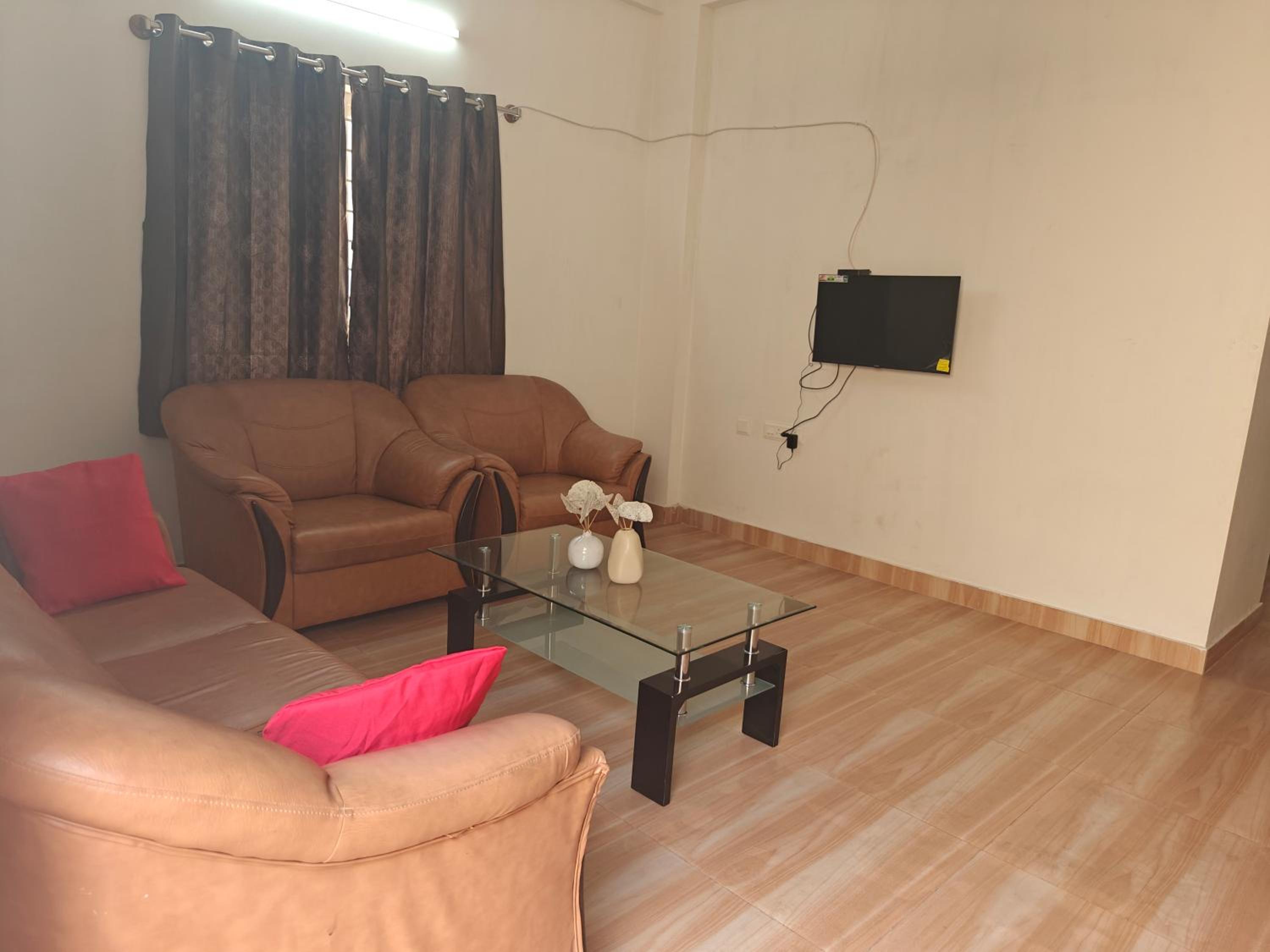 One-Bedroom Apartment photo 1