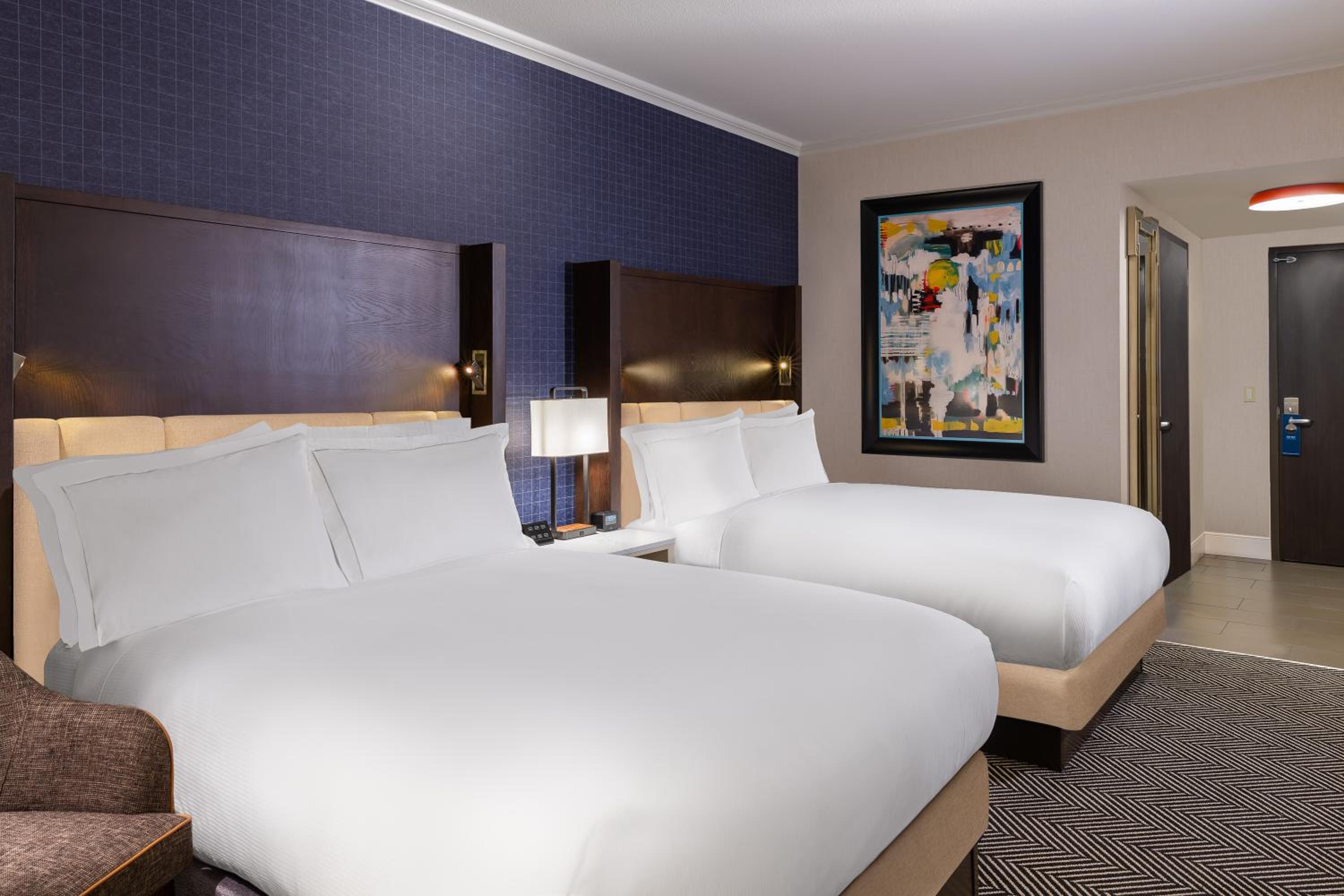 Premium Queen Room with Two Queen Beds - Mobility Accessible/High Floor - Photo 4