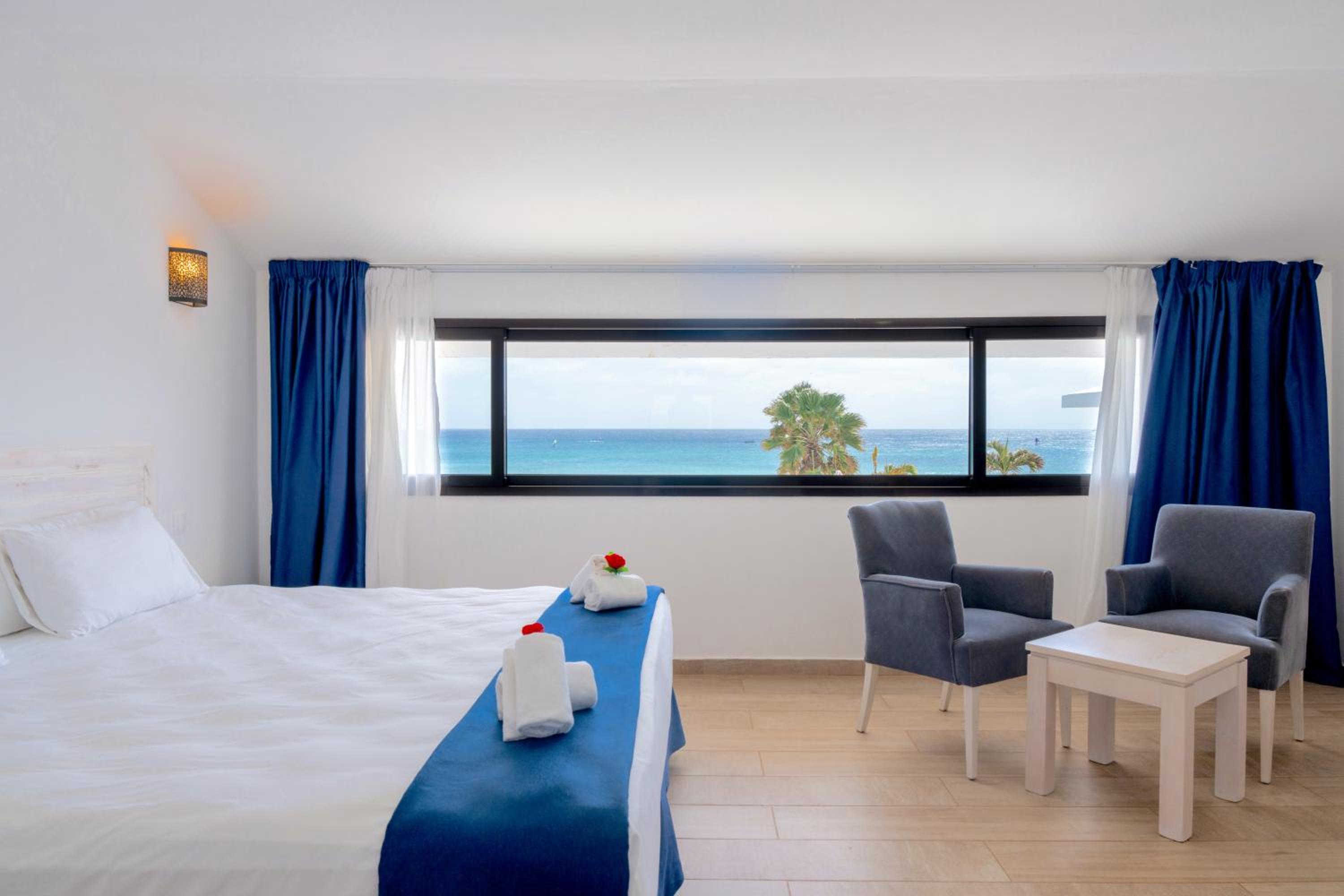 Double Room with Sea View photo 2