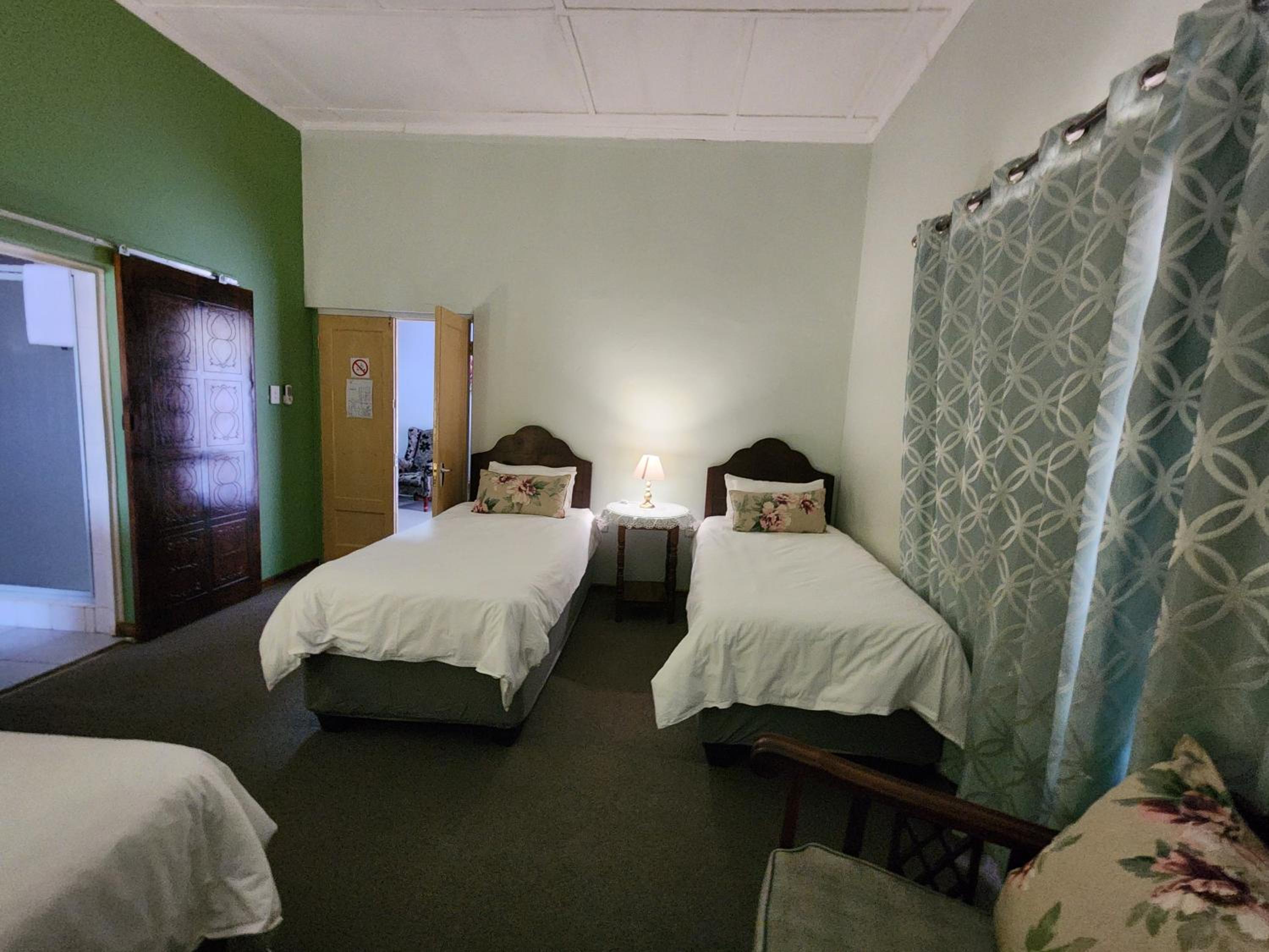 Family Room - Photo 12