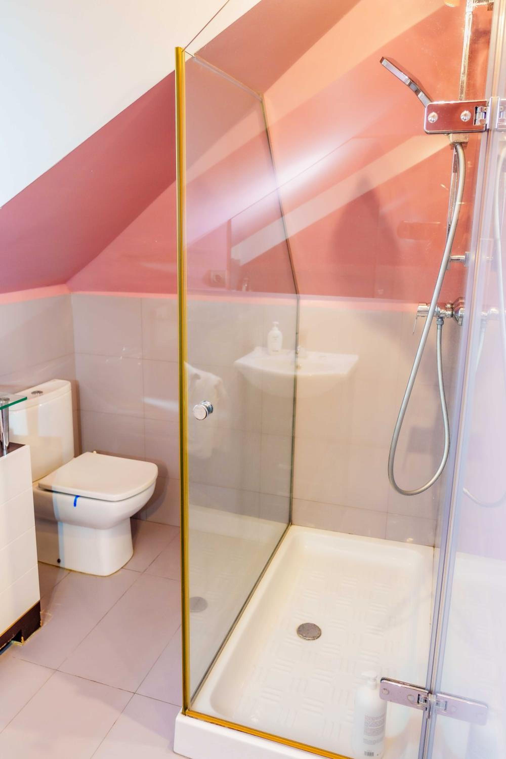 Triple Room with Private Bathroom photo 2