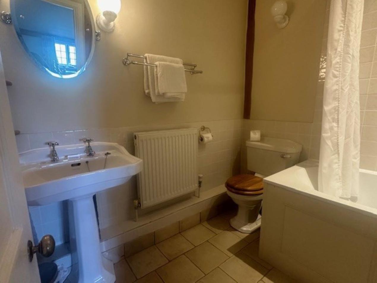 Standard Twin Room photo 3