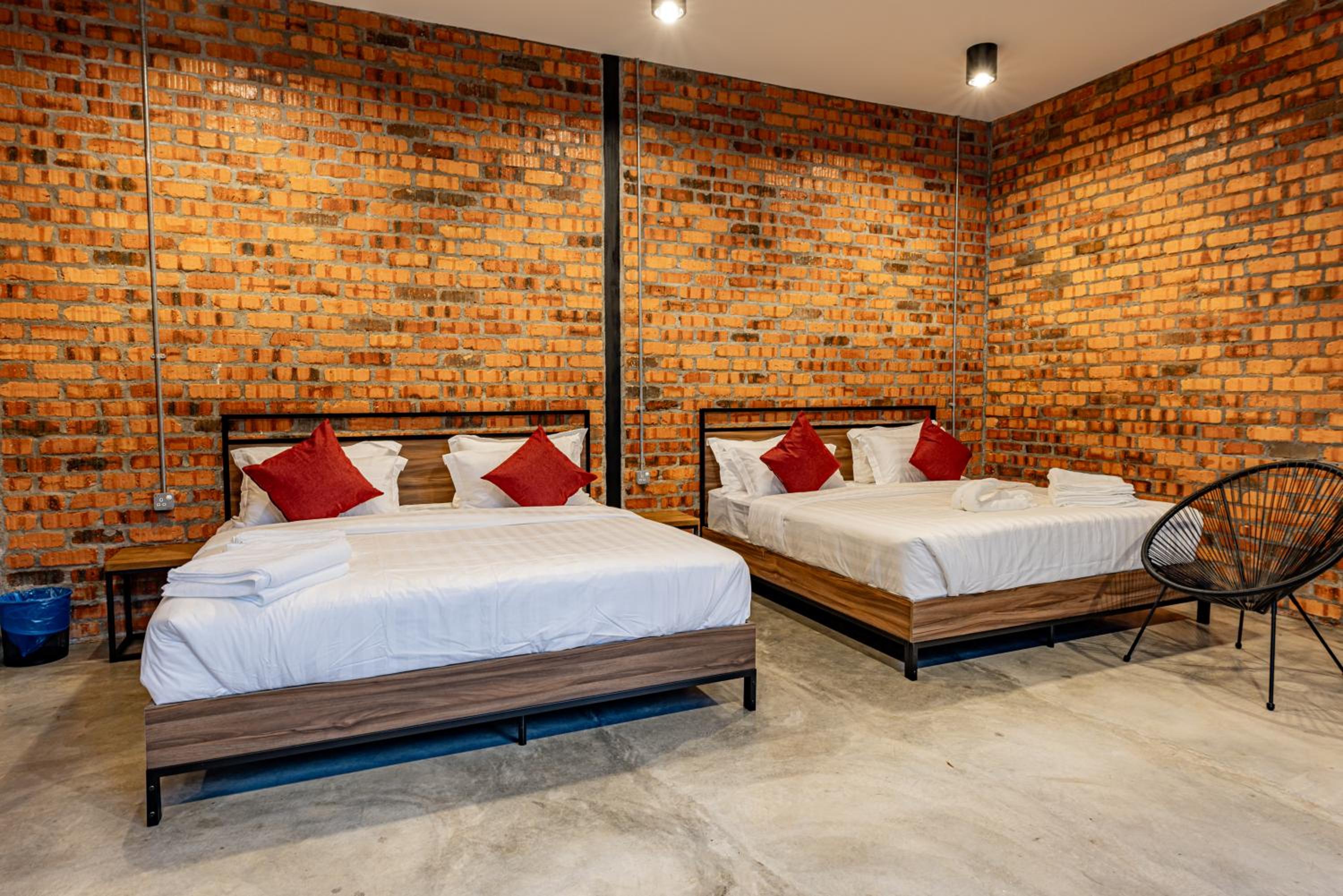 Deluxe Quadruple Room - Photo 10