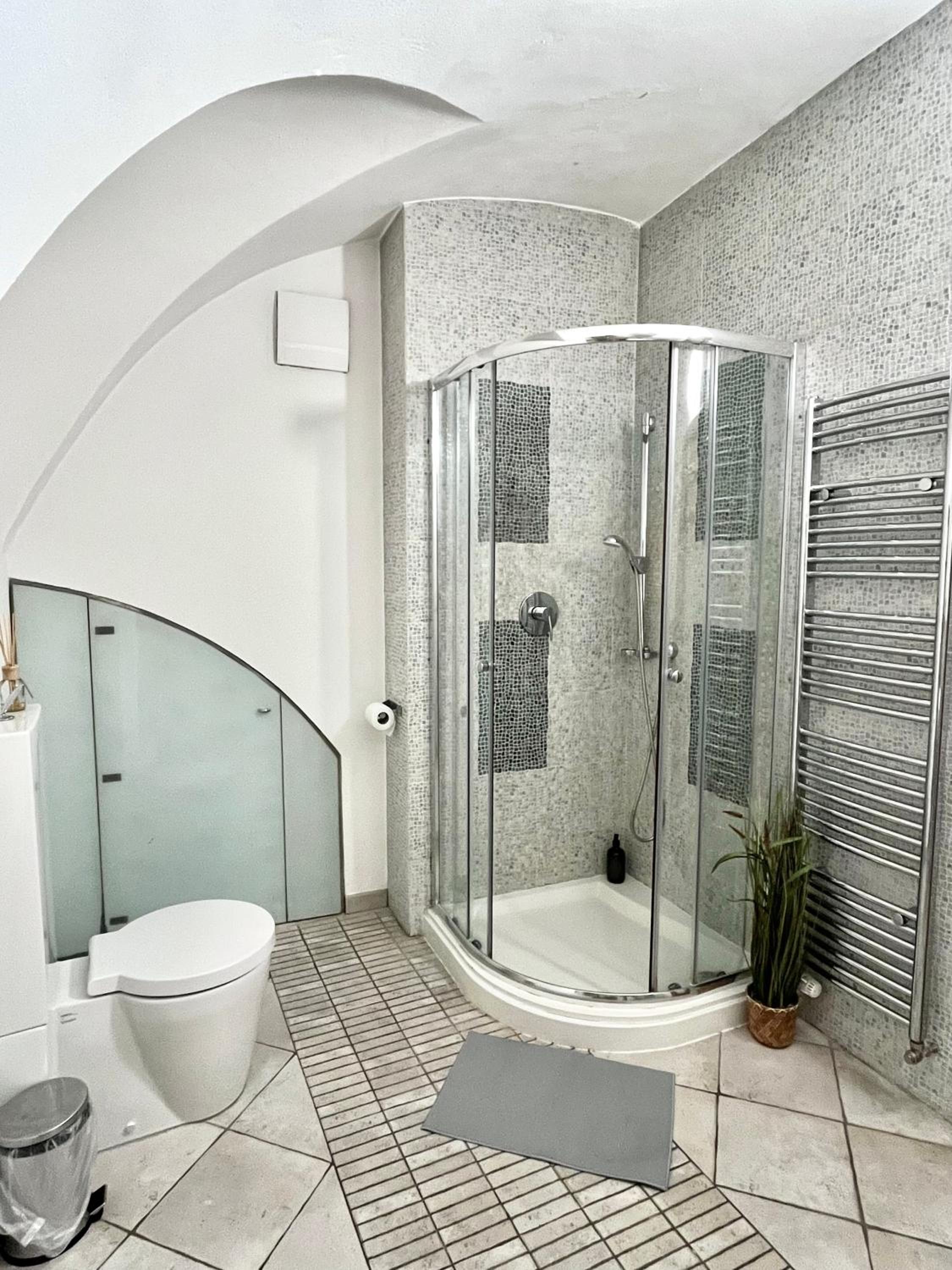 Two-Bedroom Apartment - Photo 11