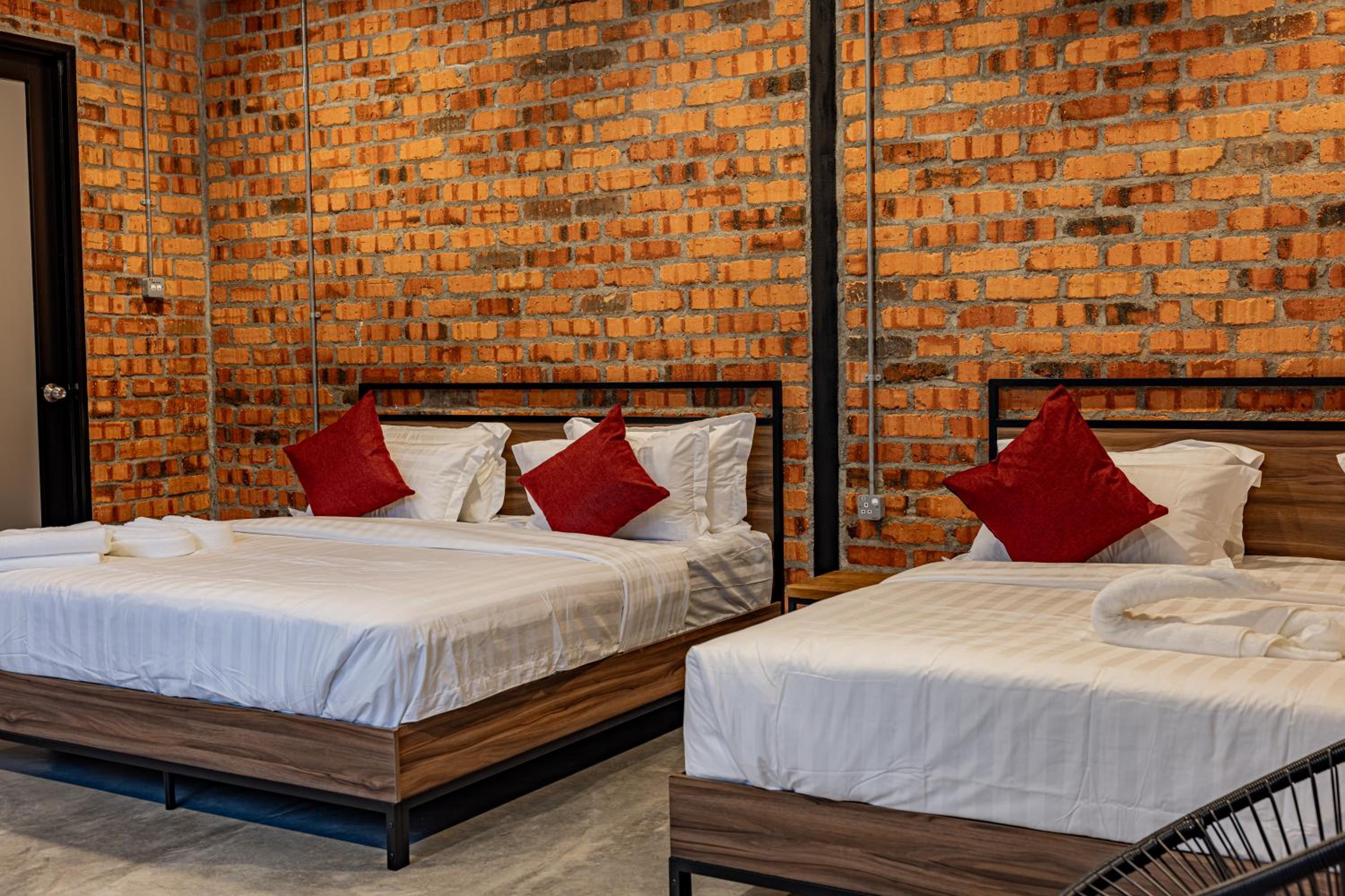 Deluxe Quadruple Room - Photo 11