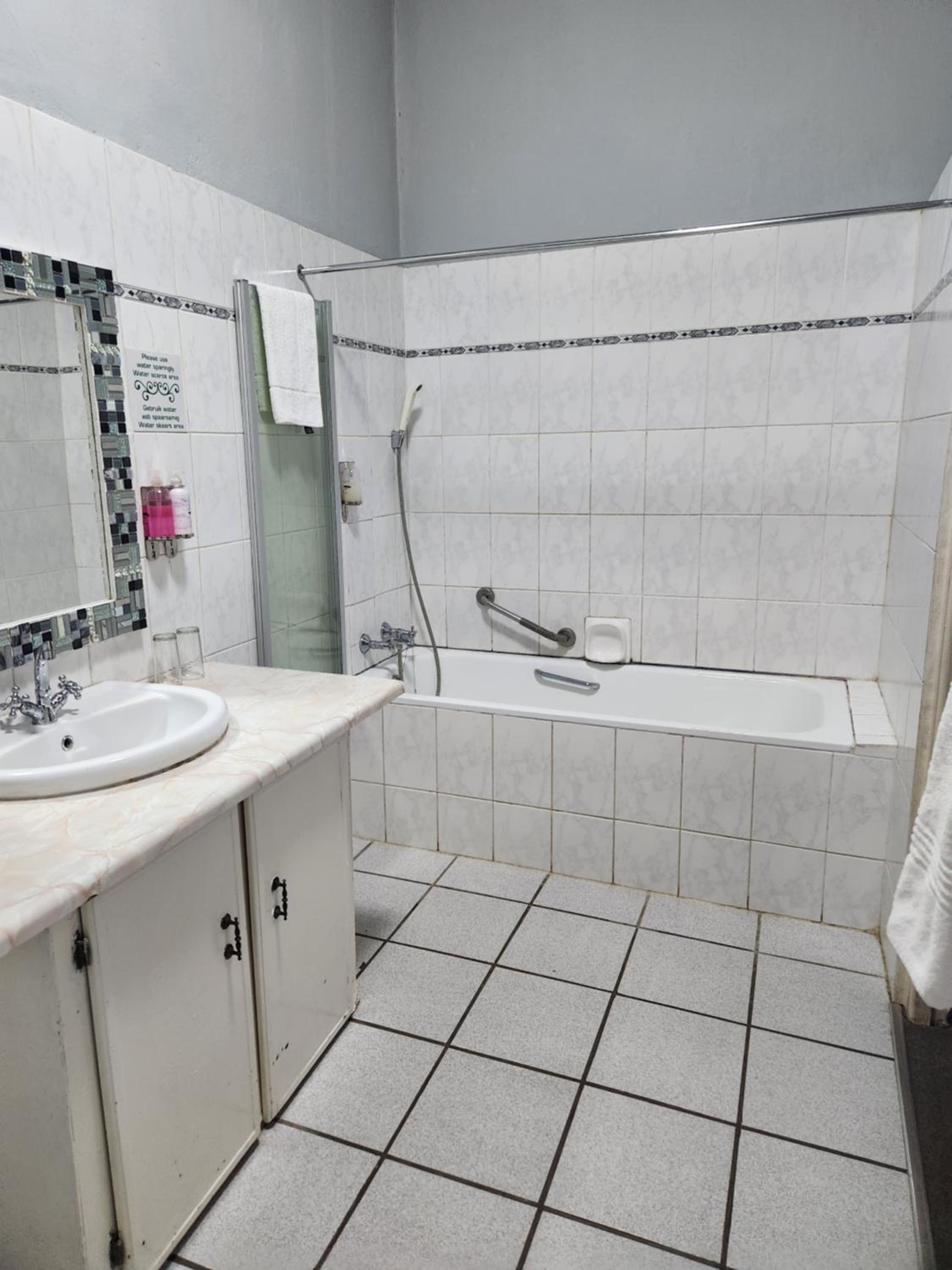 Basic Triple Room - Photo 14
