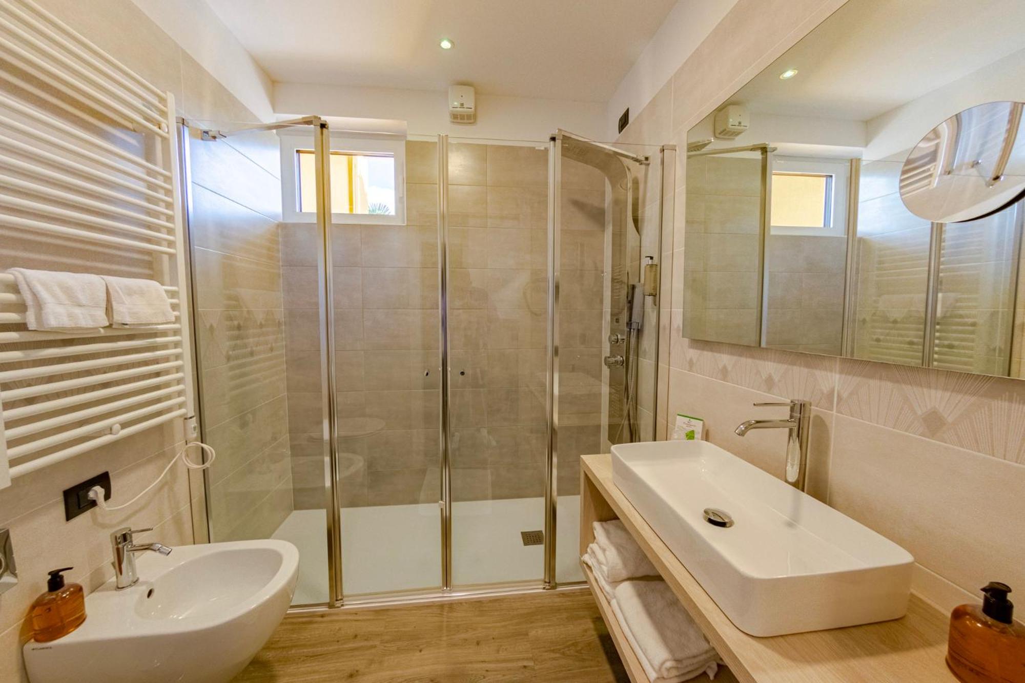 Superior Triple Room - Photo 13