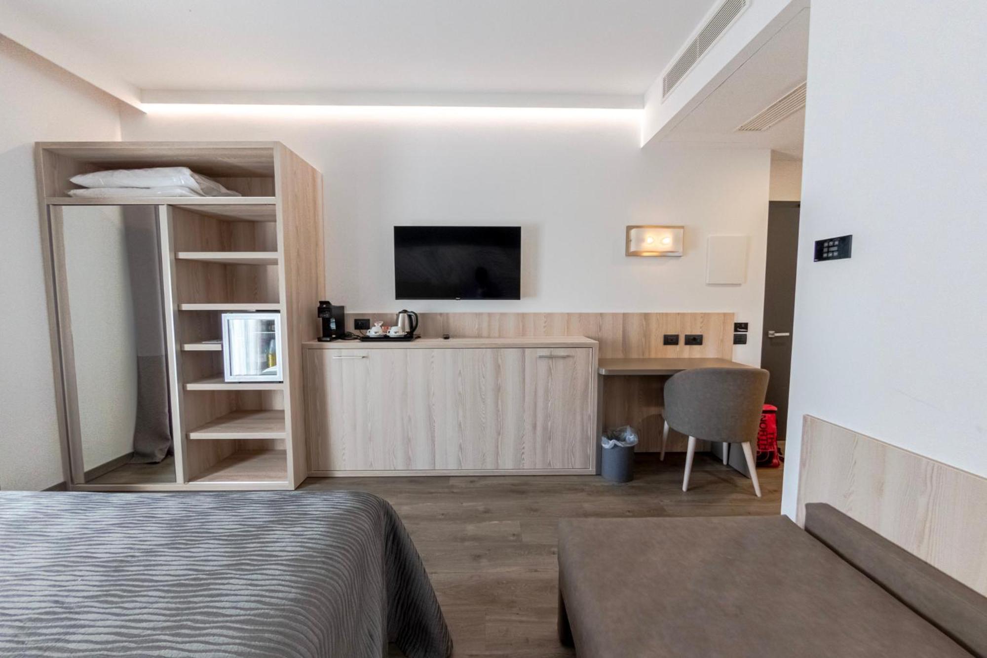 Superior Triple Room - Photo 9