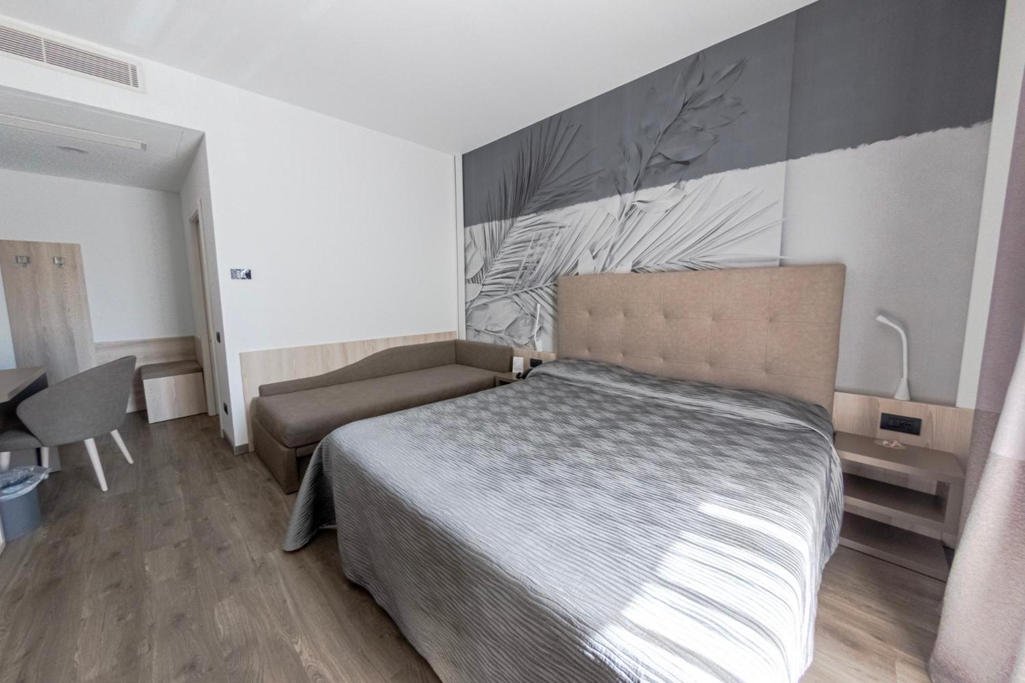 Superior Triple Room - Photo 11