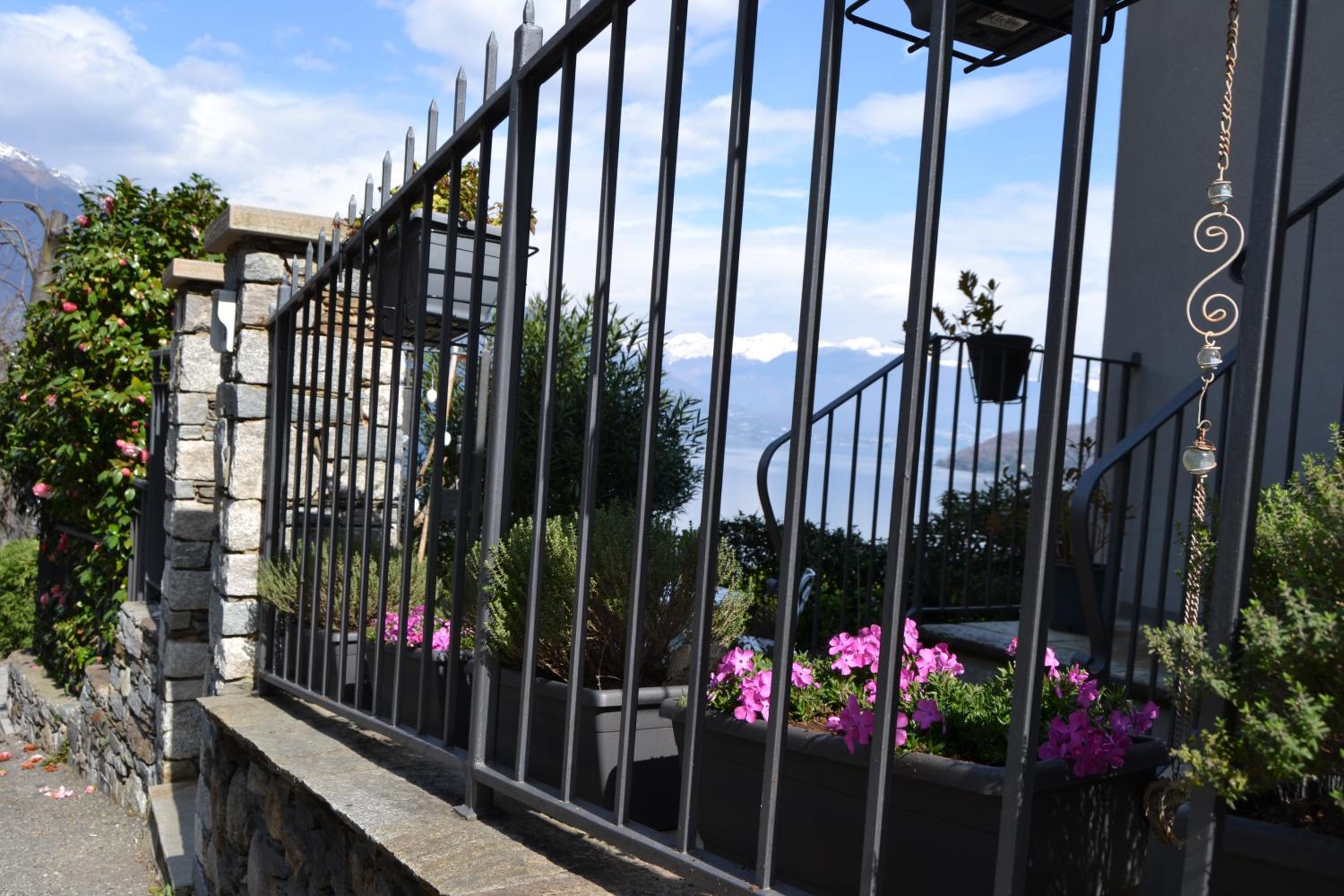 Apartment with Lake View photo 2