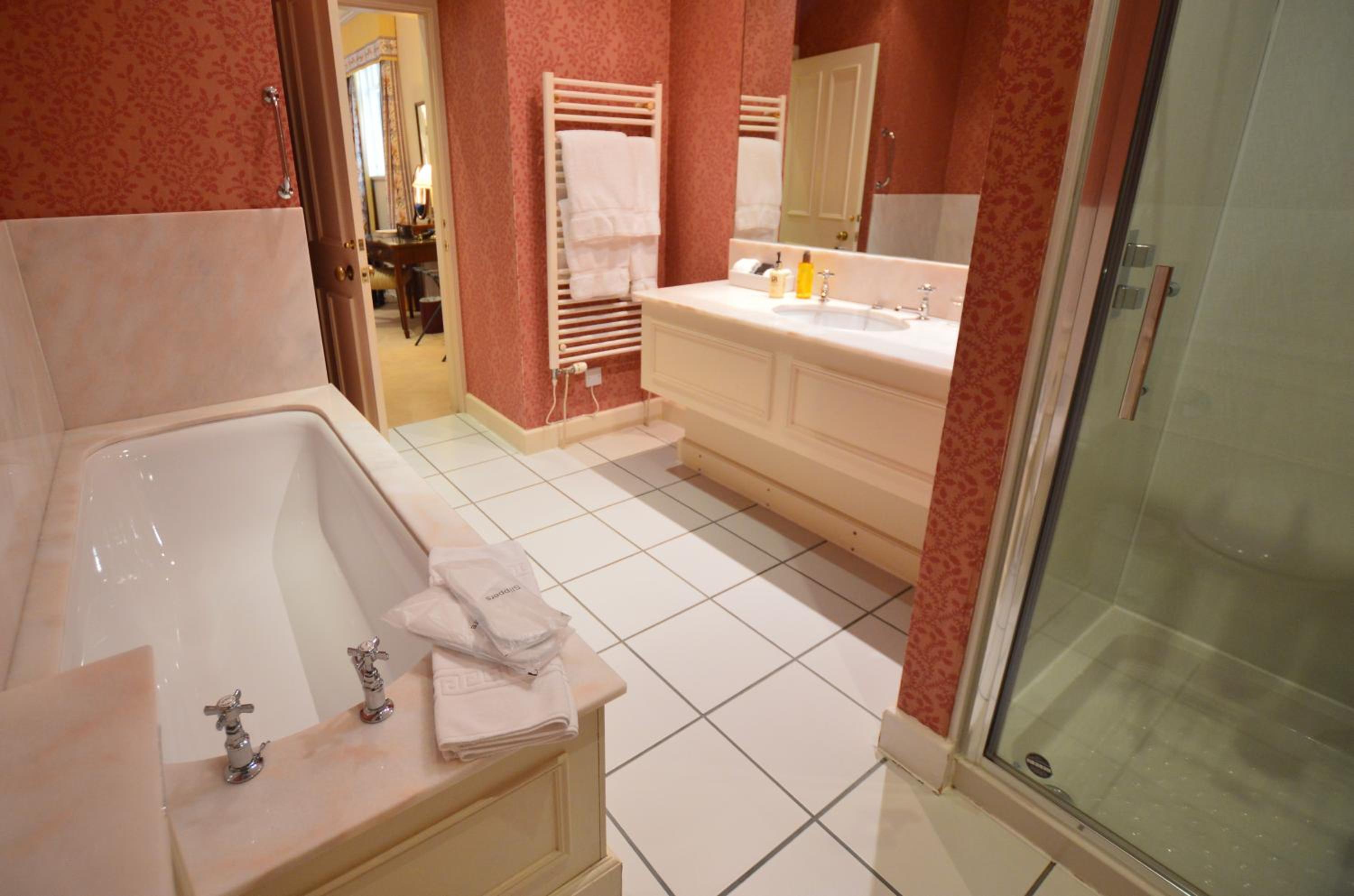 Standard Double Room - Photo 5