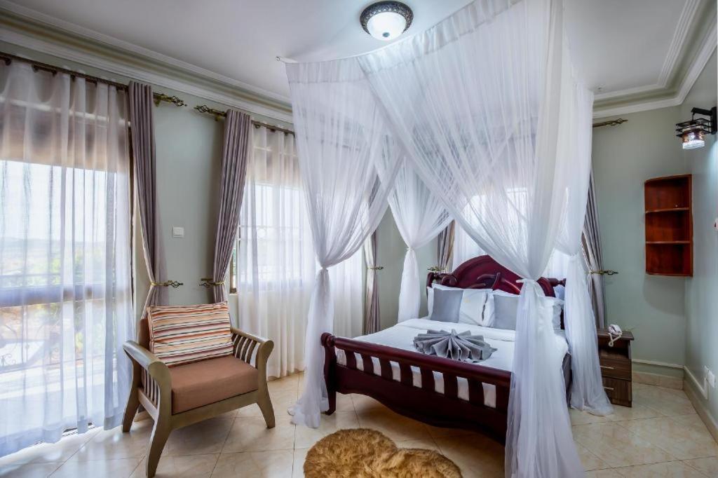 Deluxe Double or Twin Room photo 2