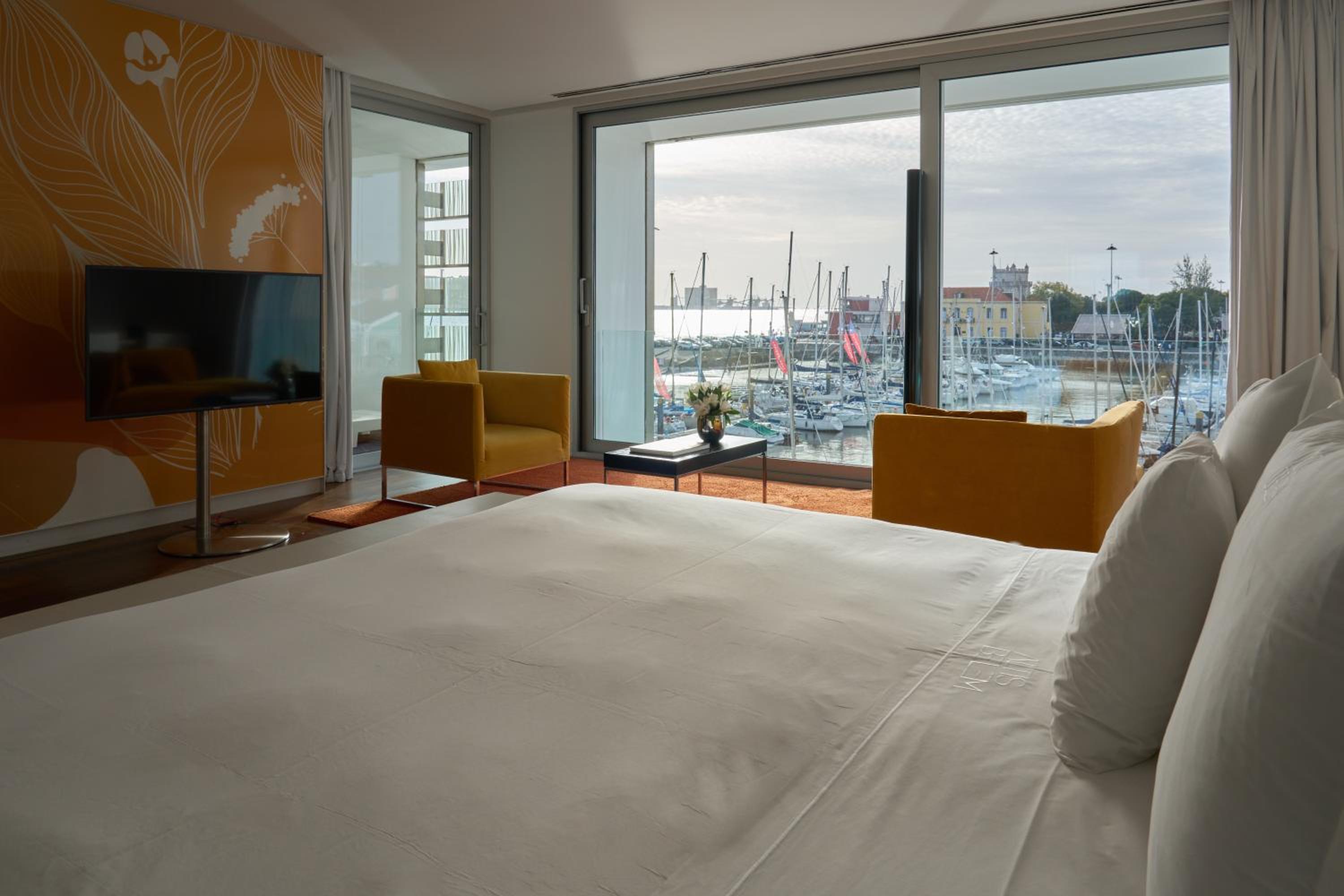 Deluxe Double Room with Balcony photo 1