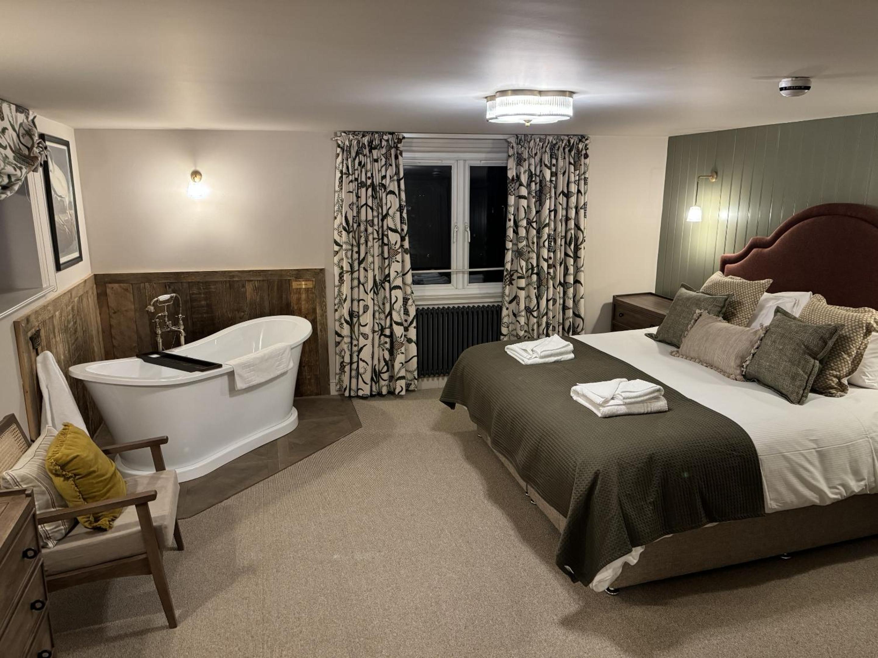 Superior King Room photo 1