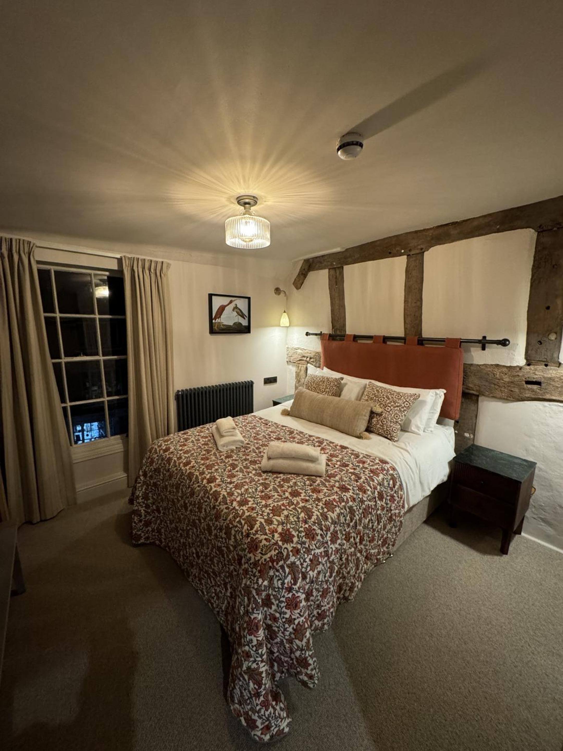 Deluxe King Room photo 2