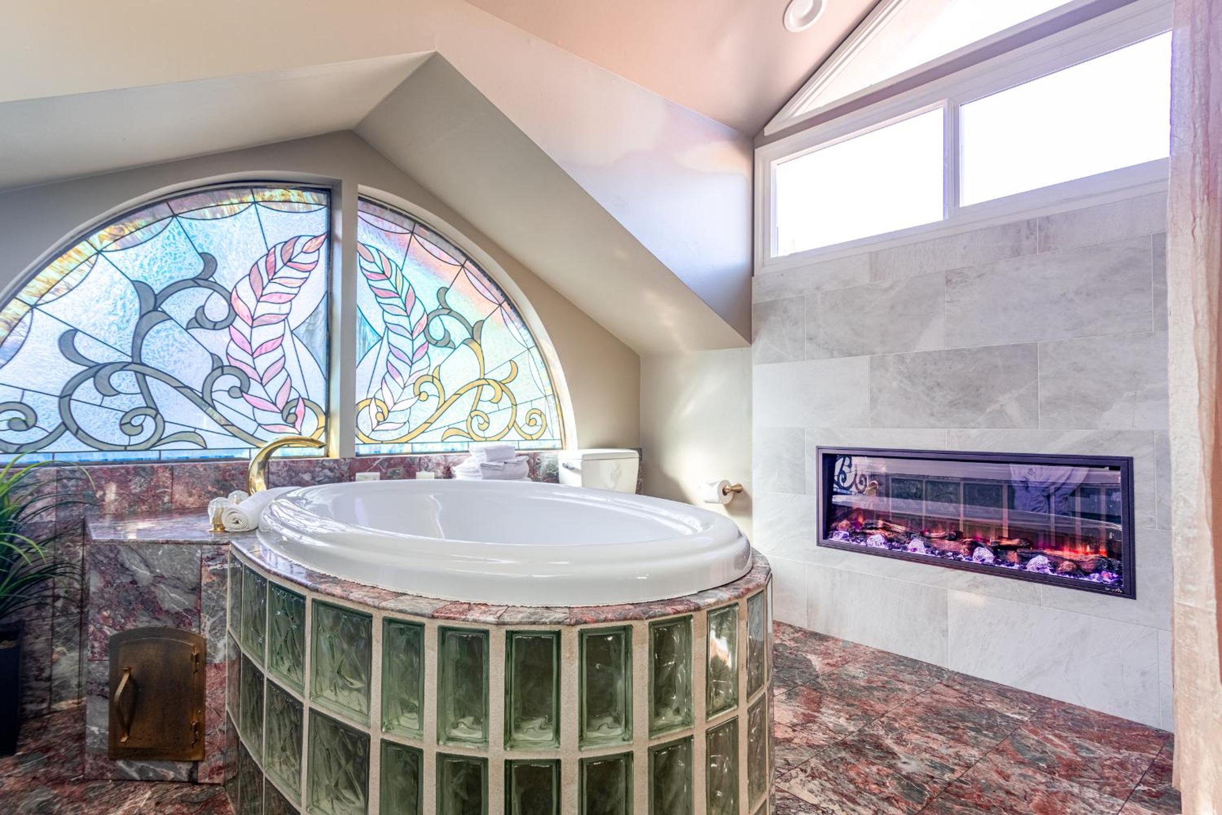 Happiness Deluxe Couples Spa Room photo 2