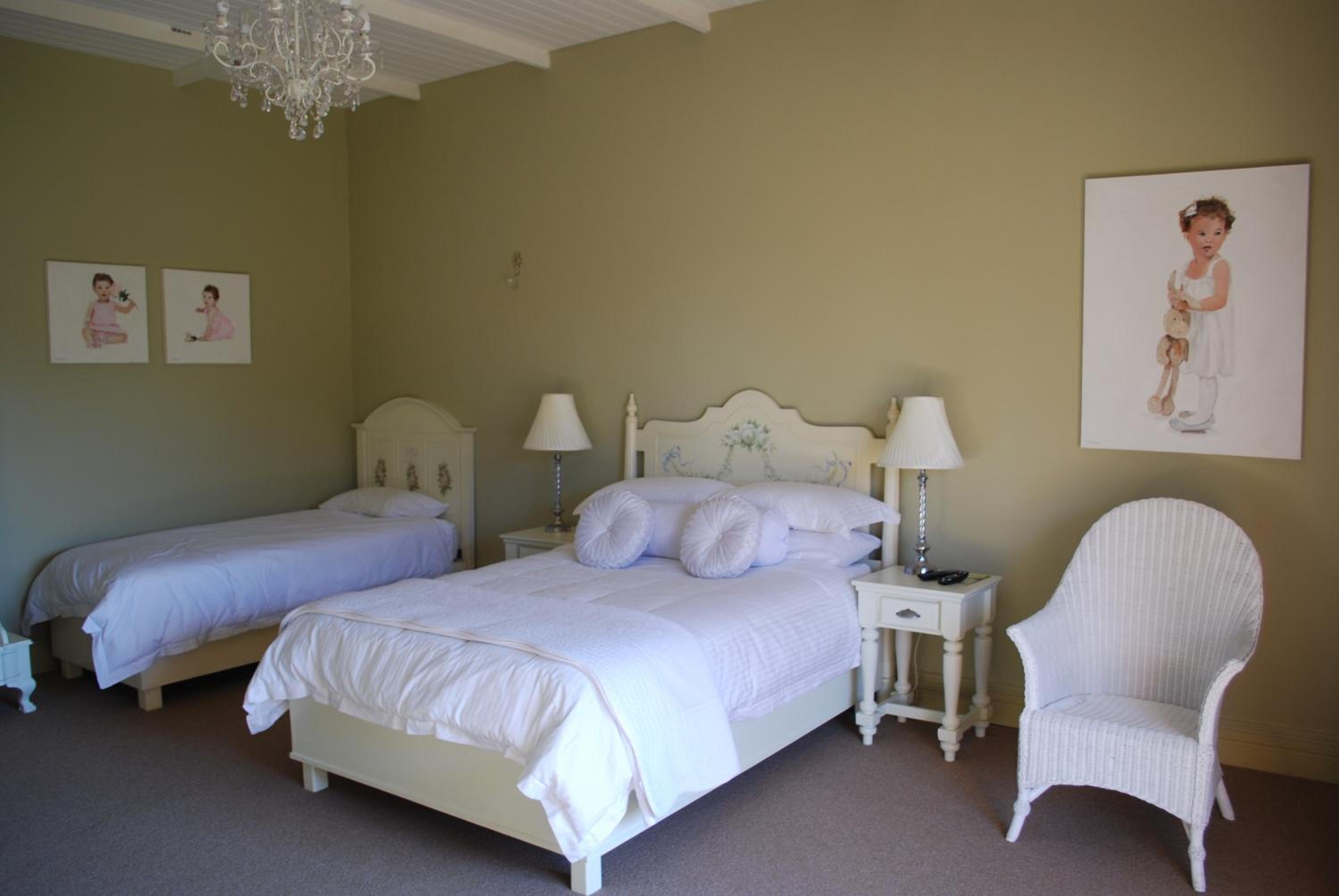 Family Room - Photo 4