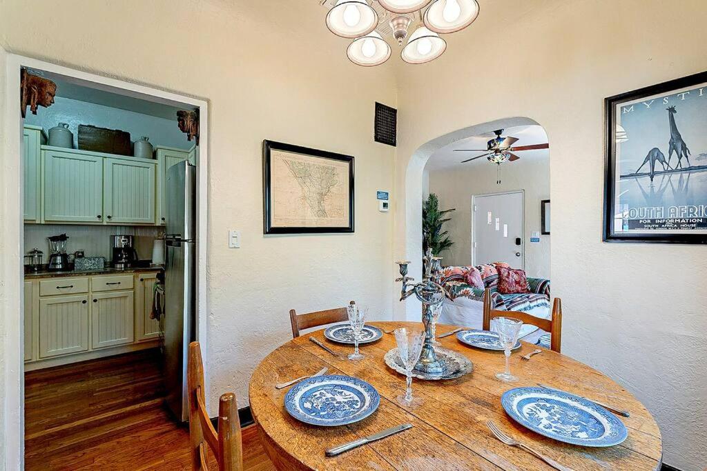 Three-Bedroom House photo 3