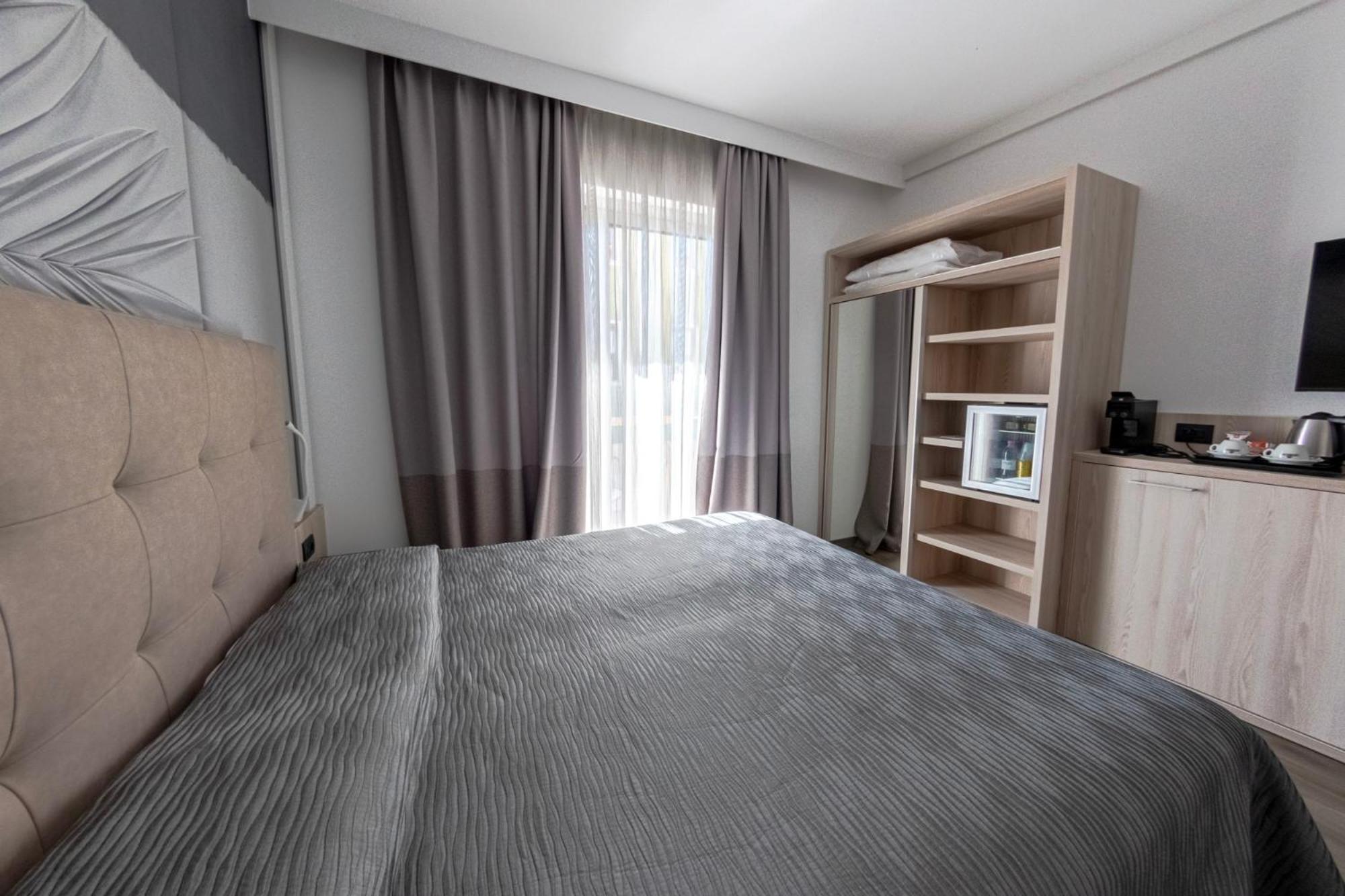 Superior Triple Room - Photo 10