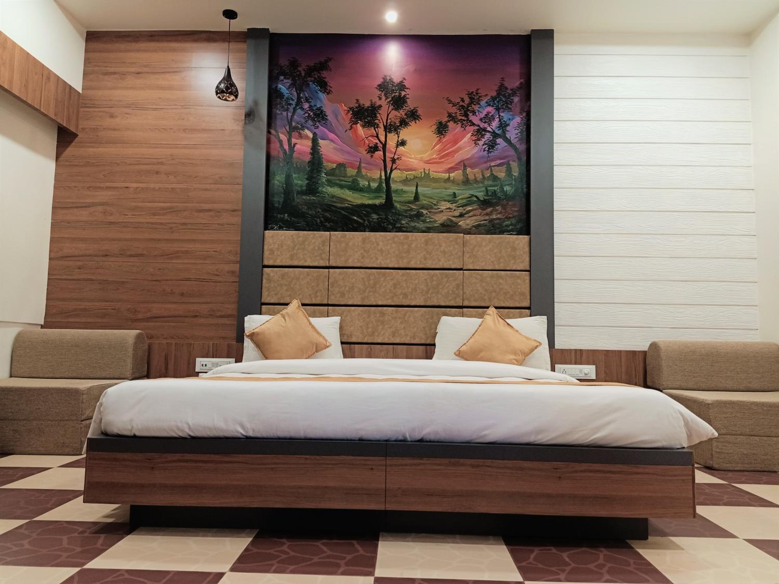 Double Room with Lake View - Photo 2