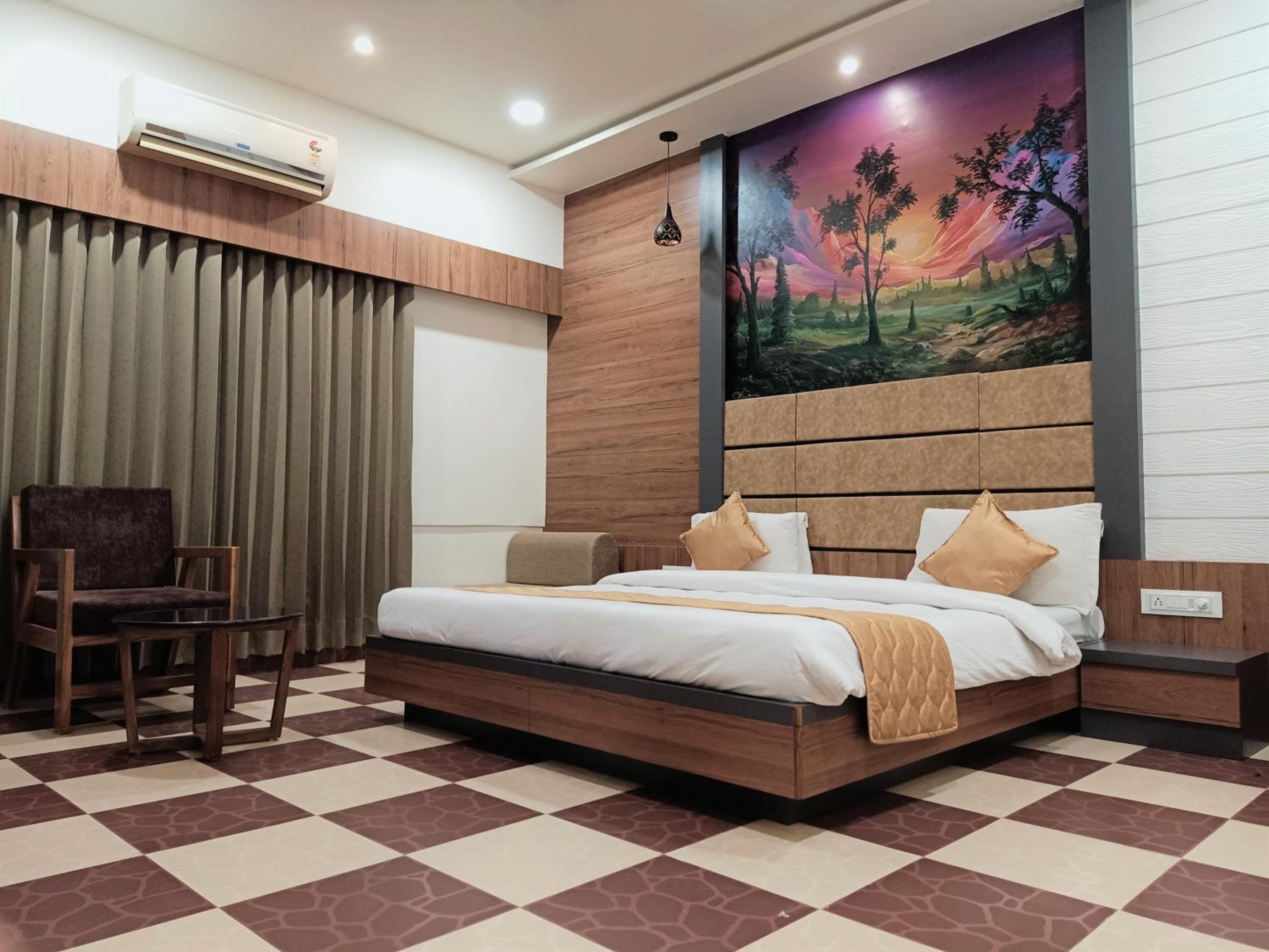 Double Room with Lake View - Photo 1