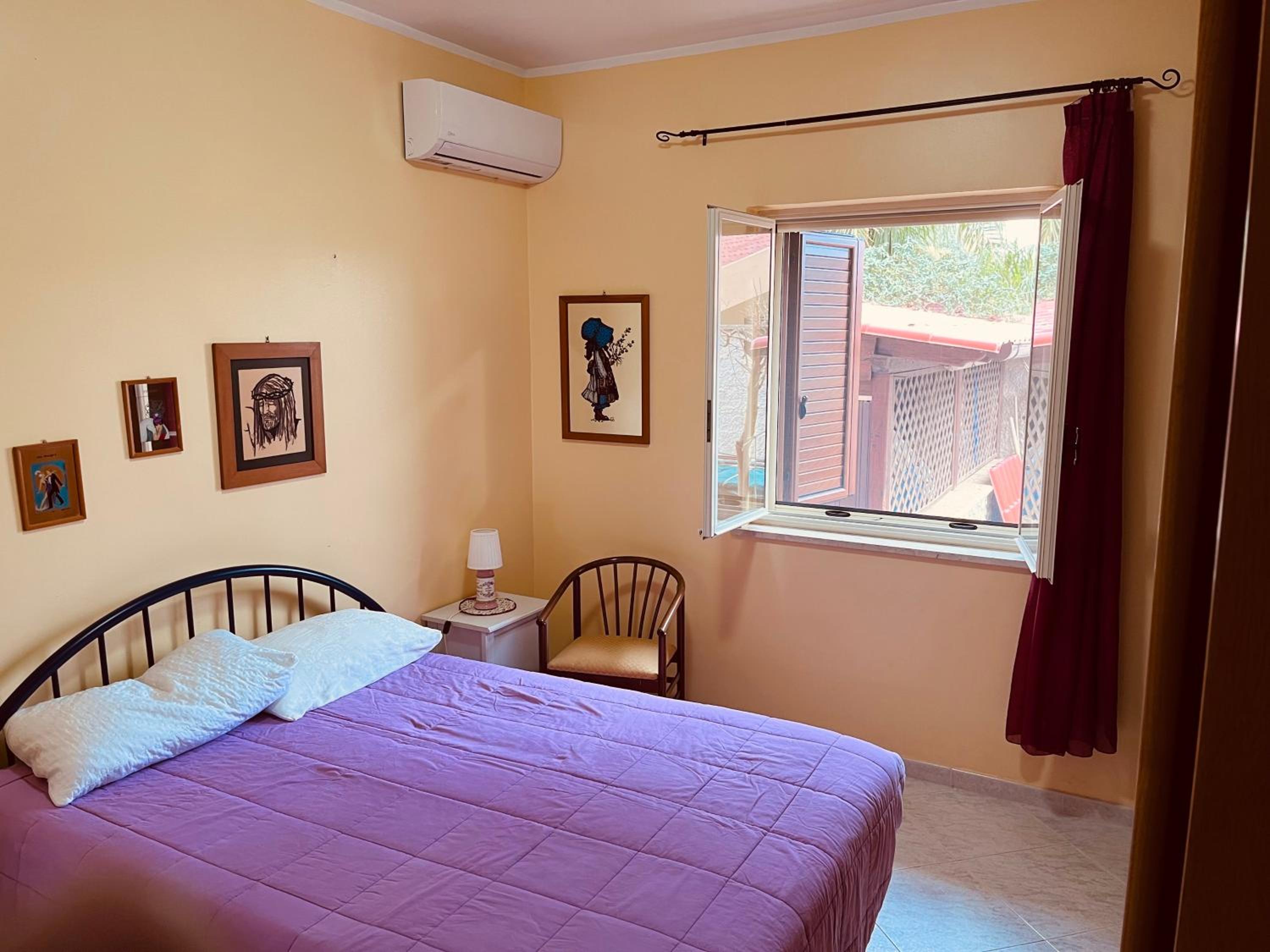Three-Bedroom House photo 3