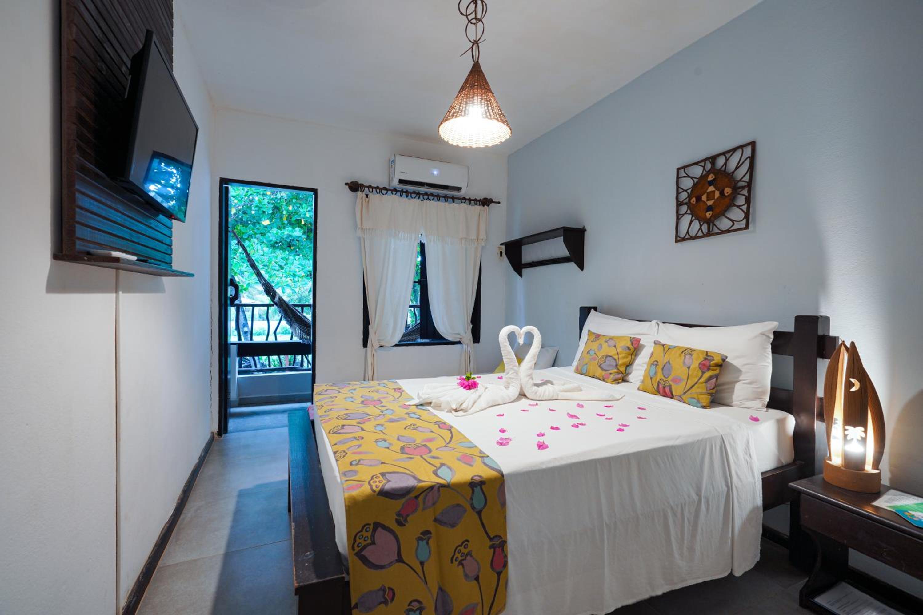 Standard Room with Partial Sea Views photo 1