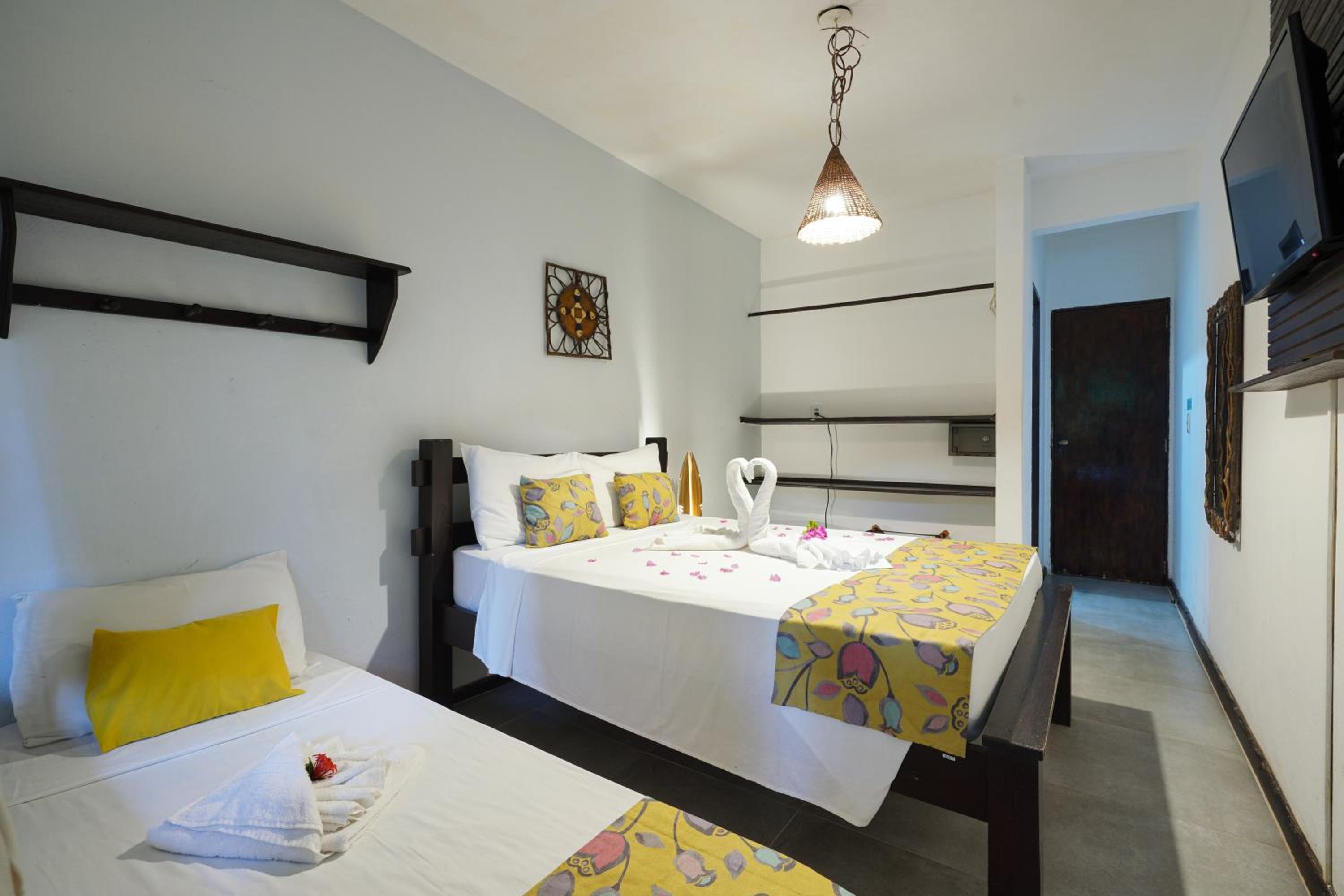 Standard Room with Partial Sea Views photo 2