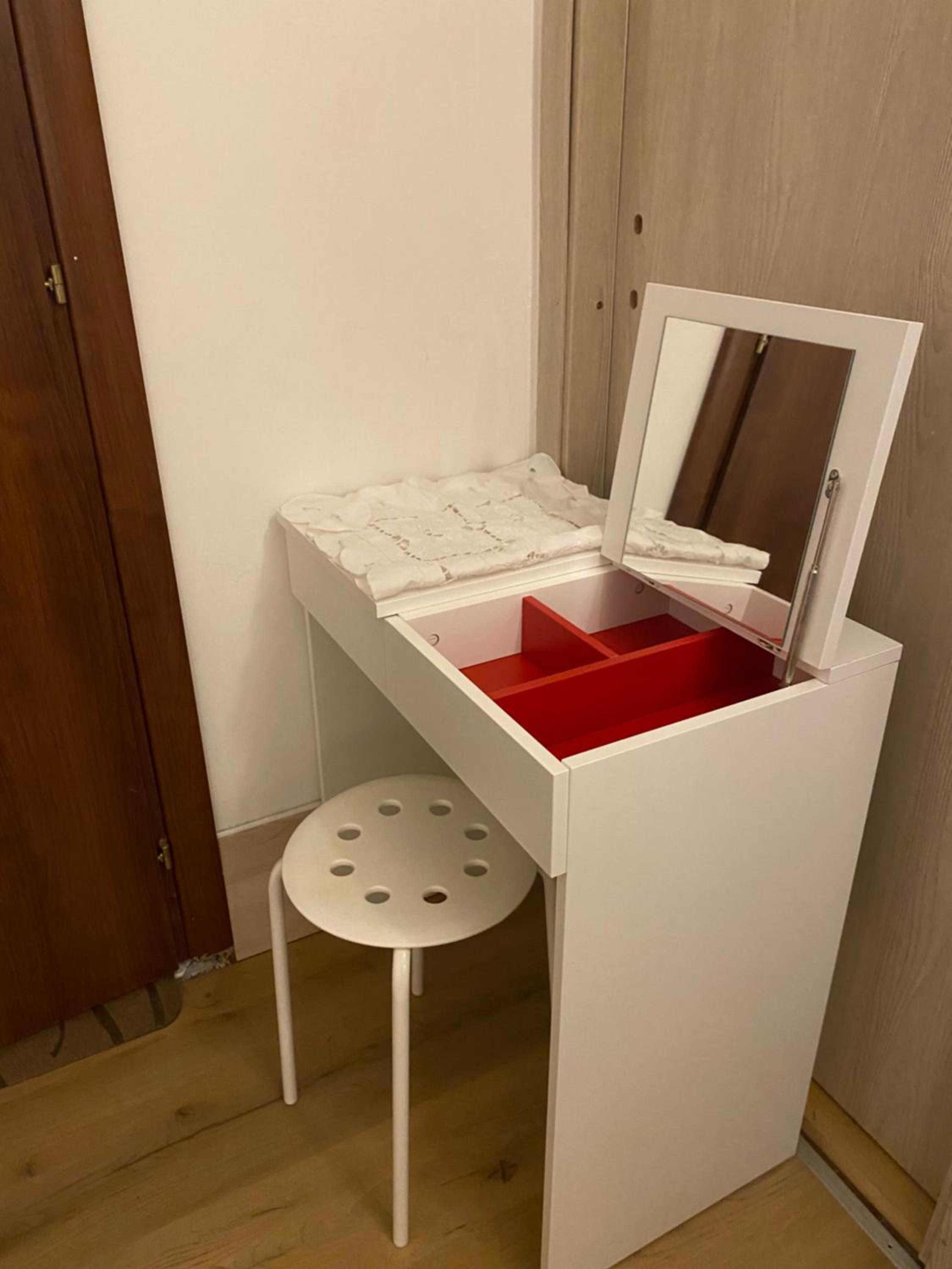 Single Room With Private Bathroom photo 2
