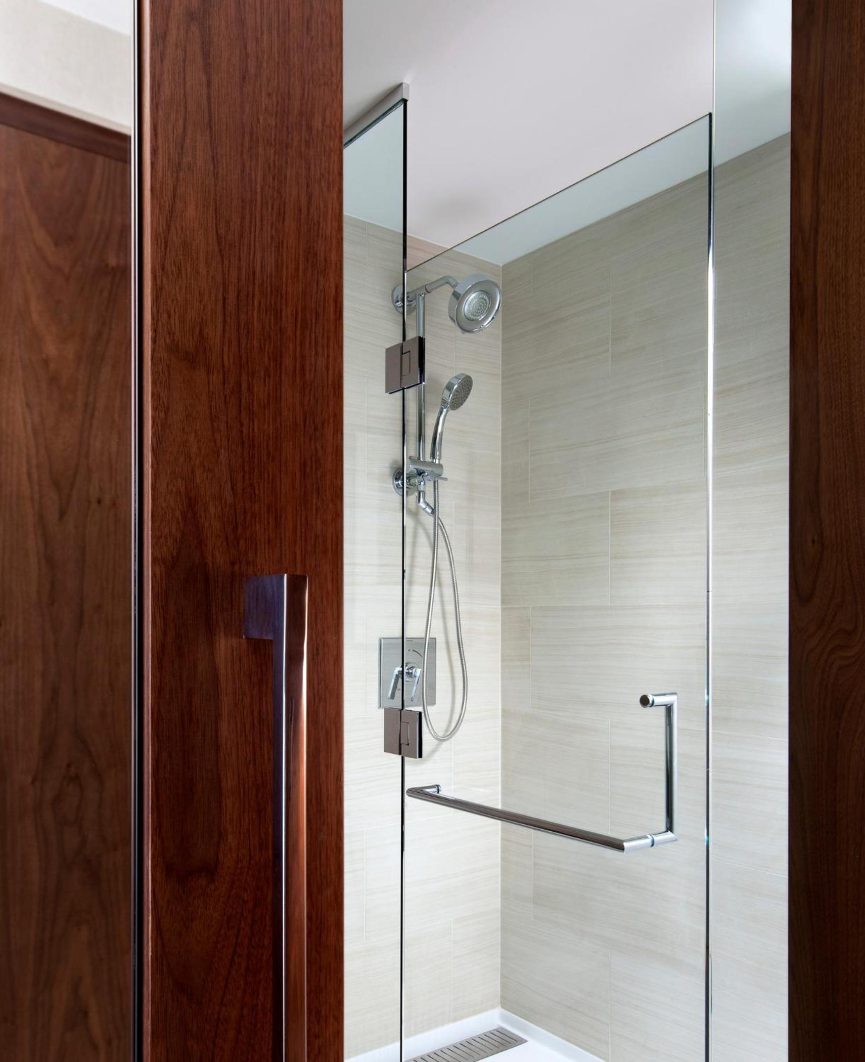 King Room - Hearing Accessible - Photo 4
