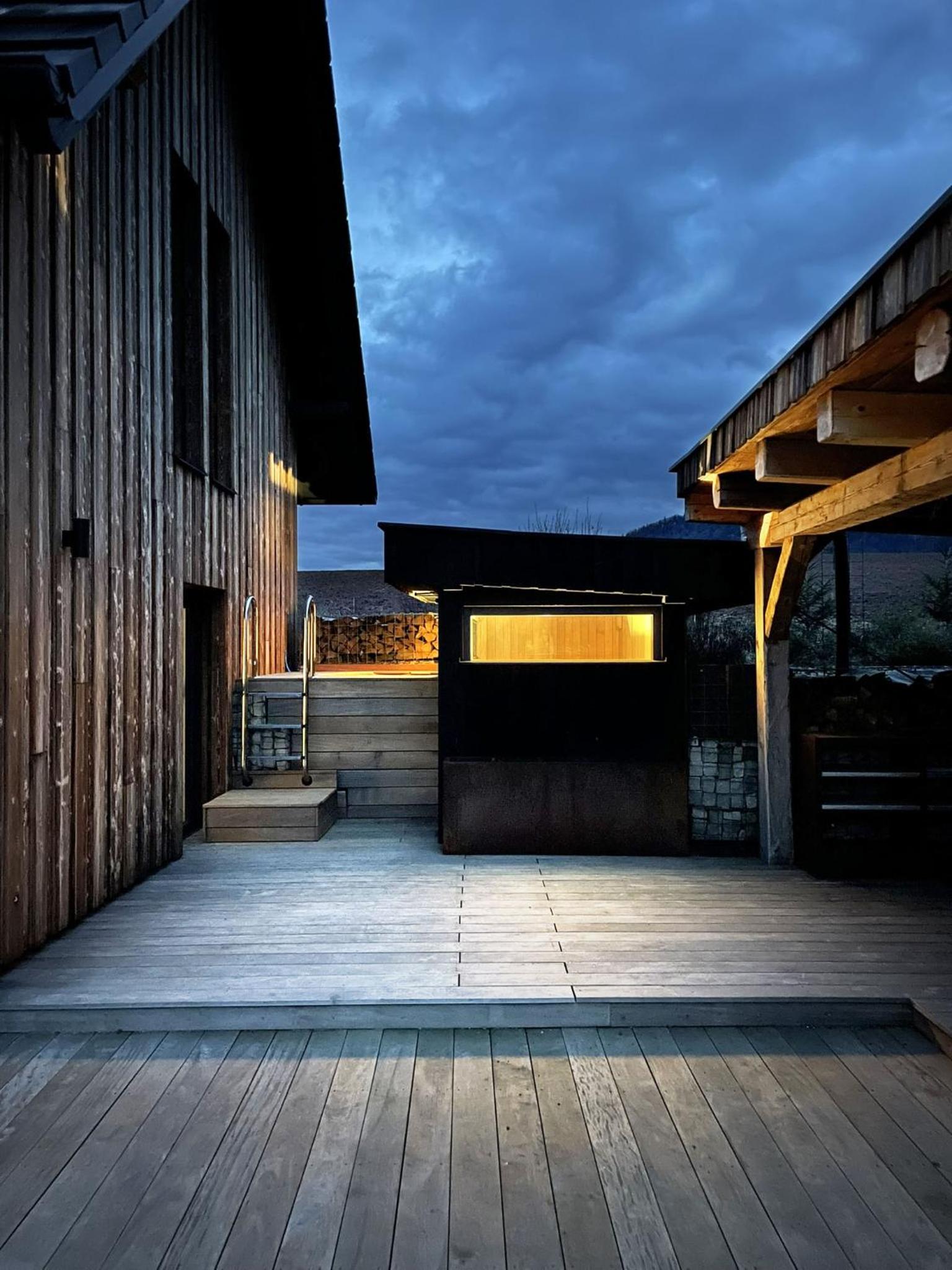 Three-Bedroom House photo 3