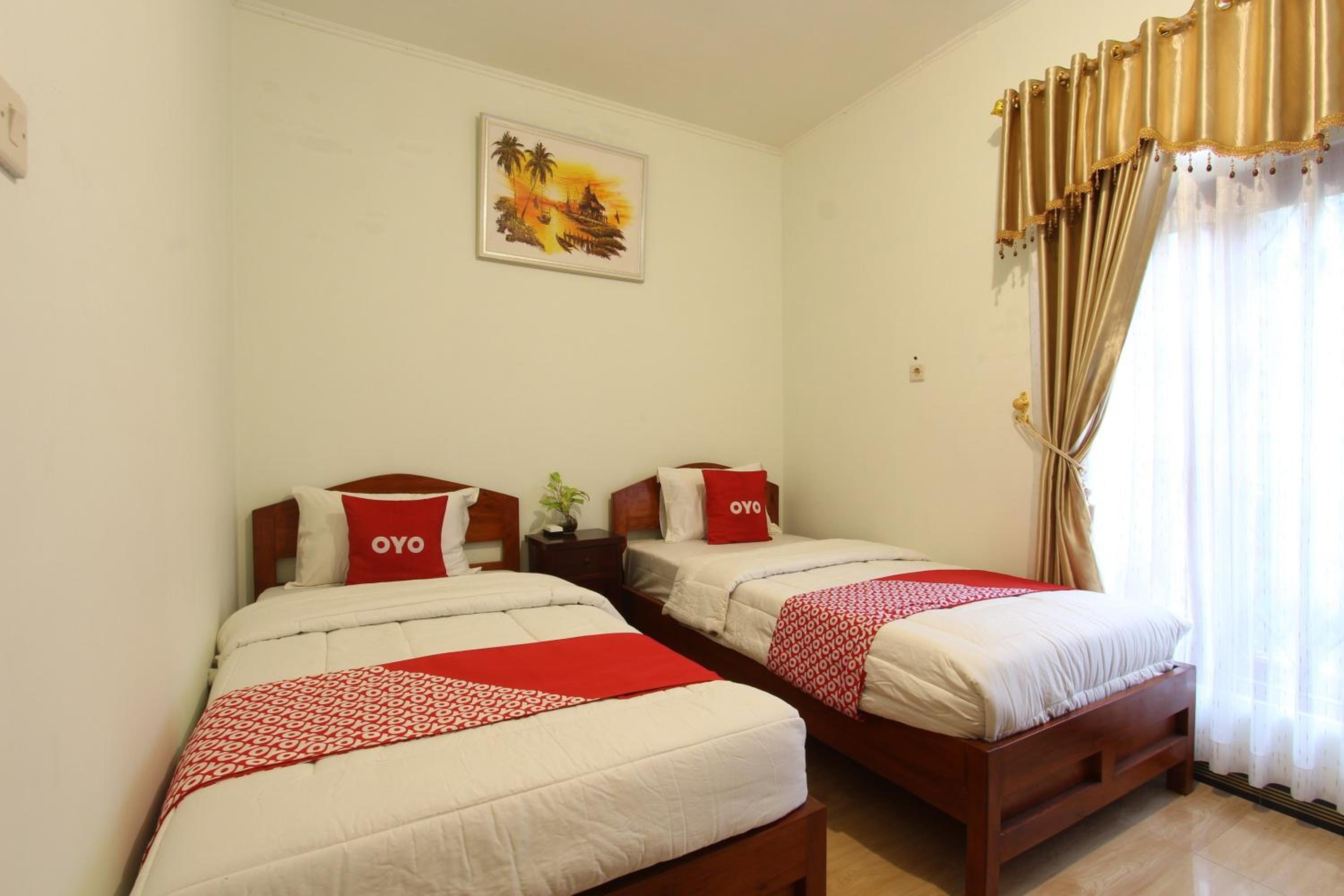 Delxue Twin Room photo 2