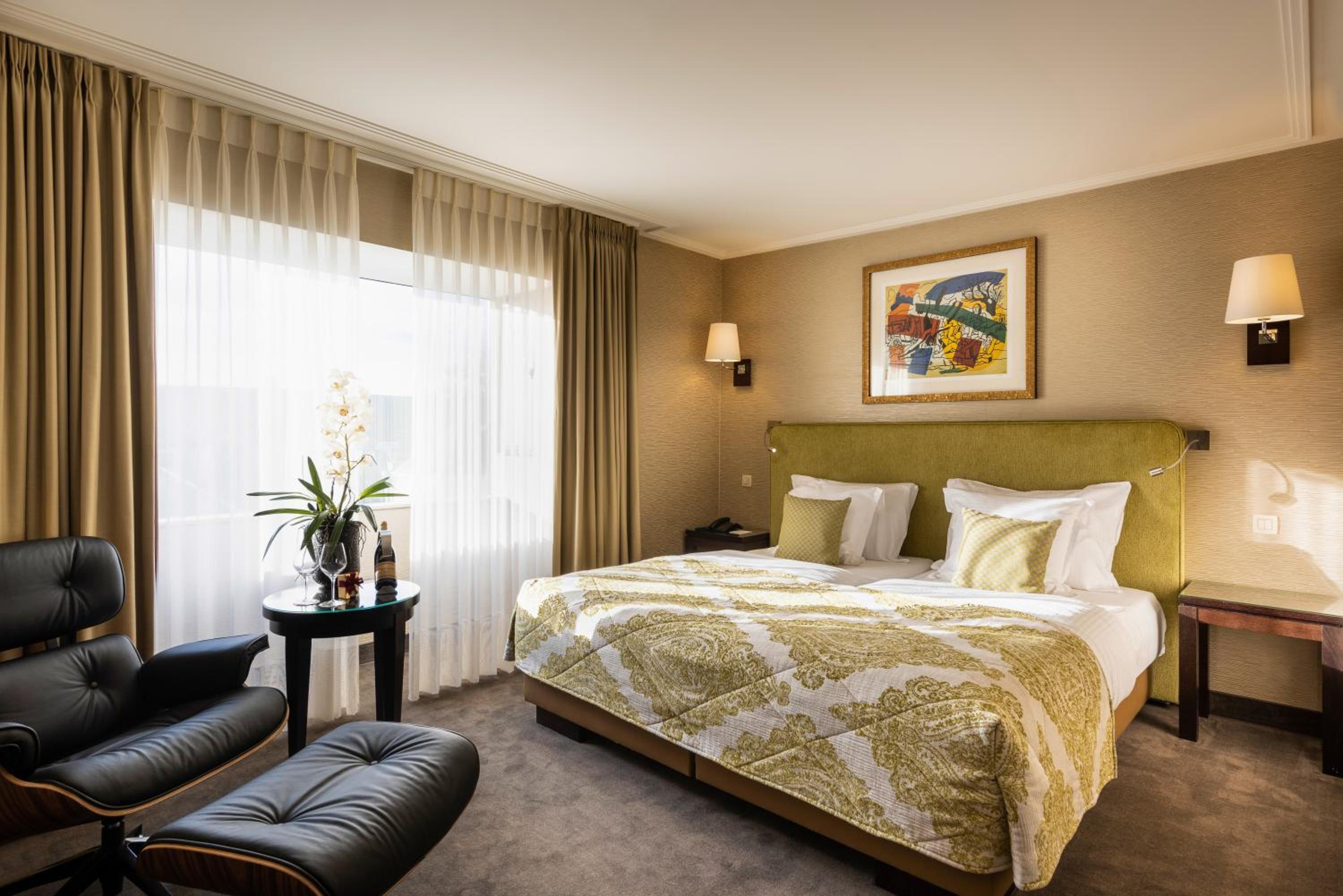 Superior Canal View Room