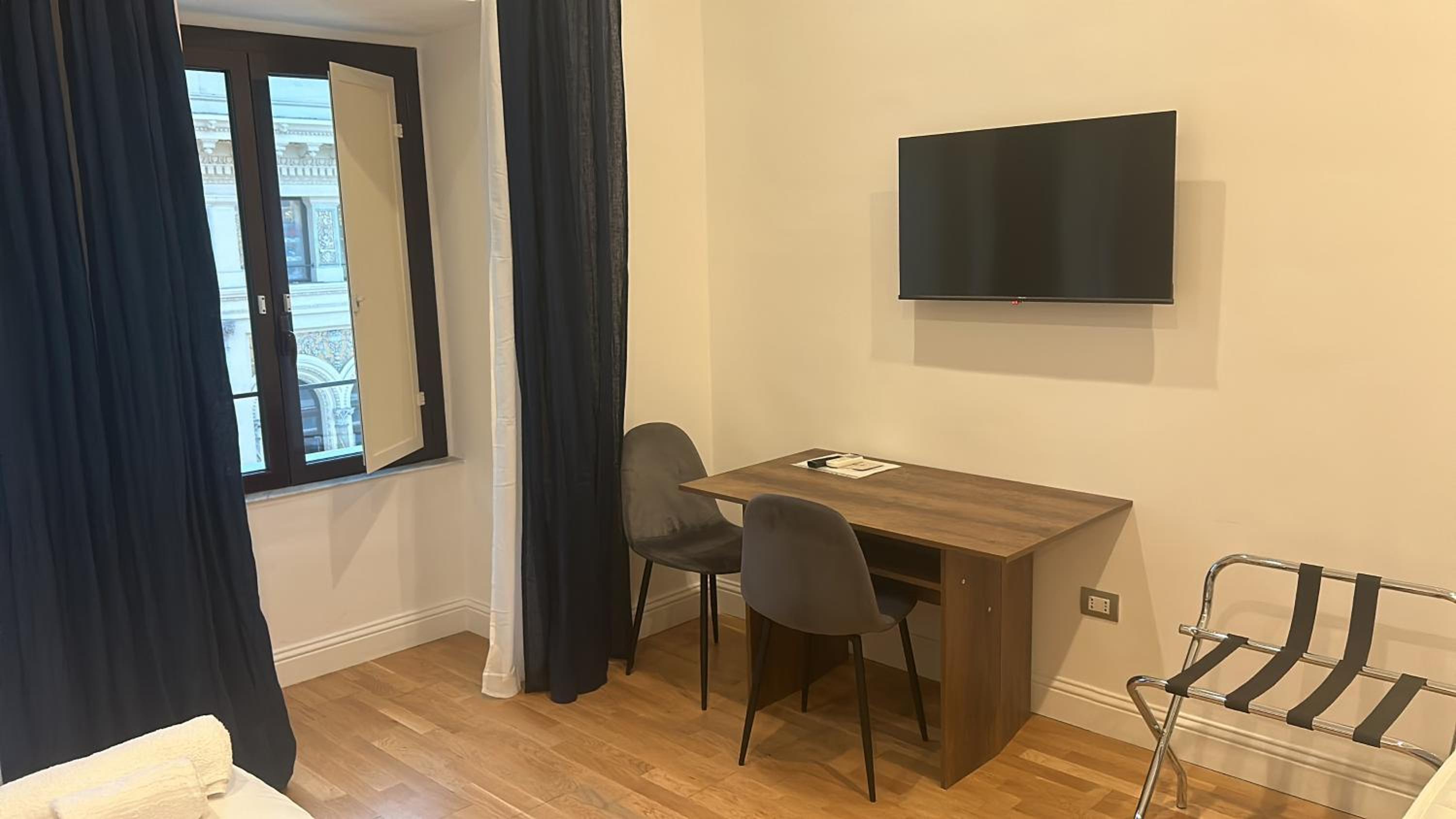 Large Double or Twin Room